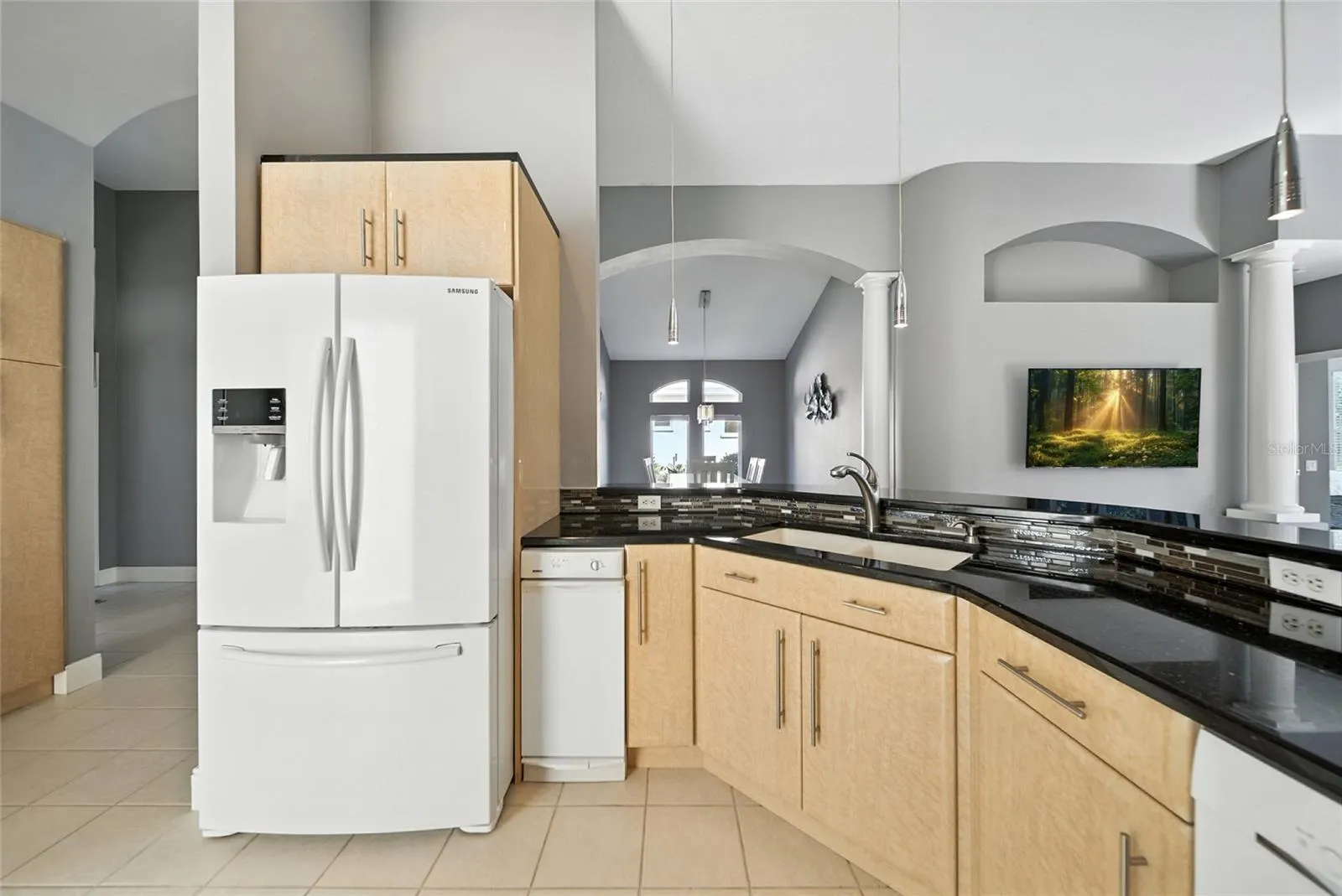 7131 KENSINGTON CT