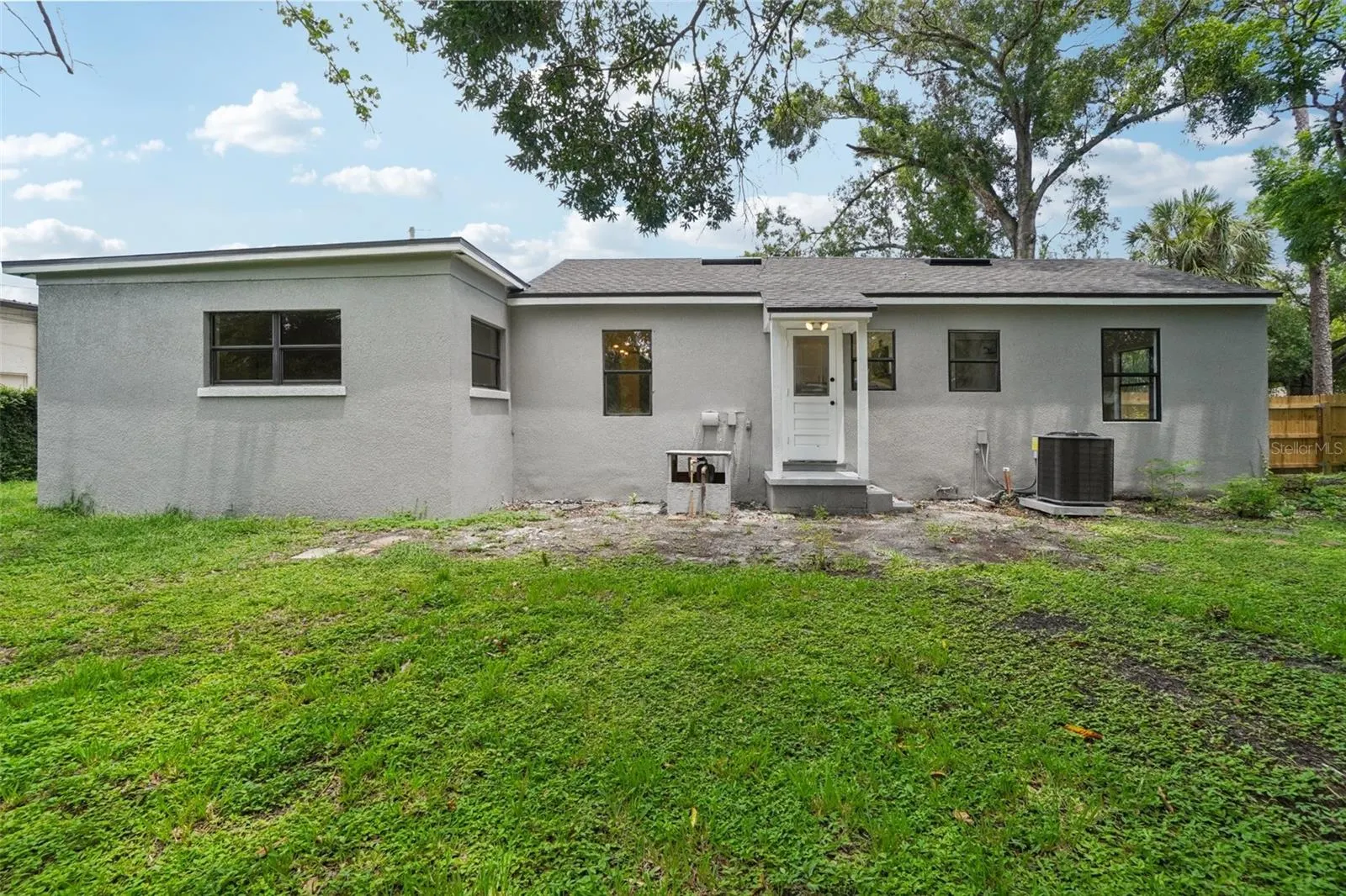 3710 W GRIFLOW ST