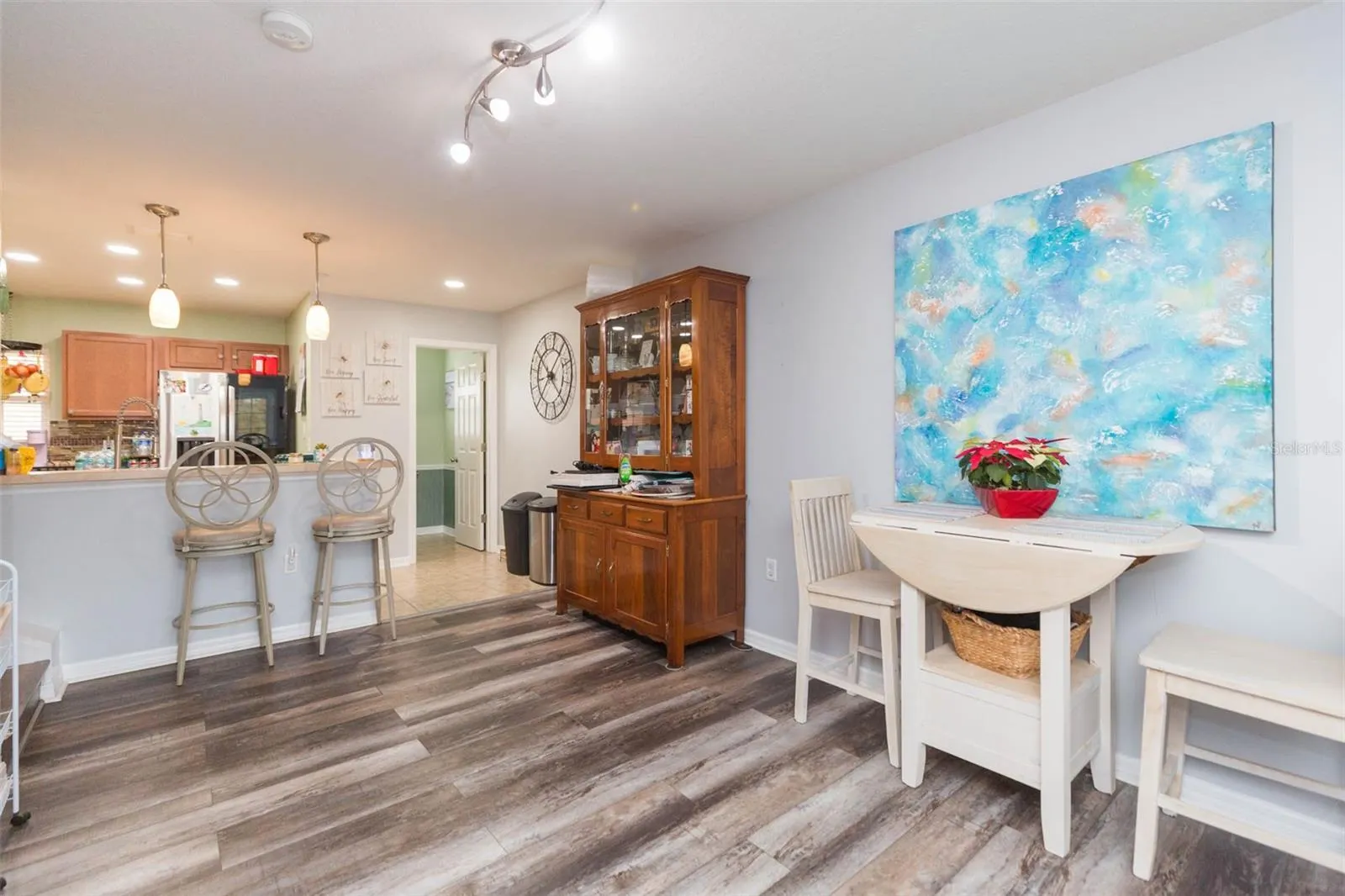 9024 WHITE SAGE LOOP