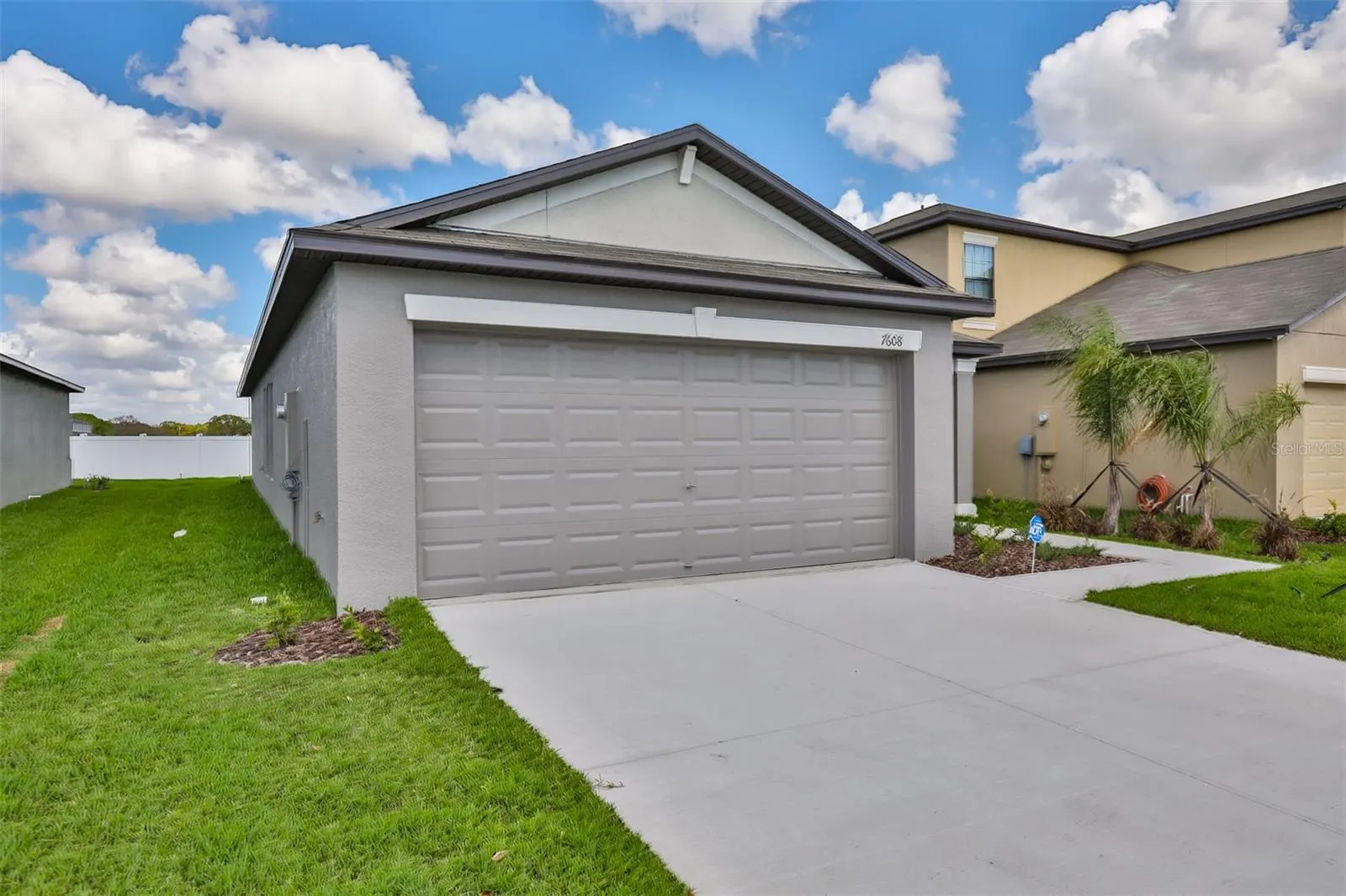 7608 BLUE IRIS LN