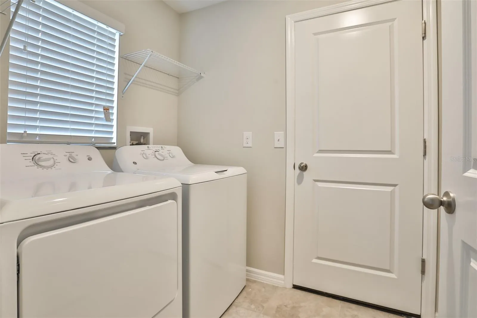 7608 BLUE IRIS LN