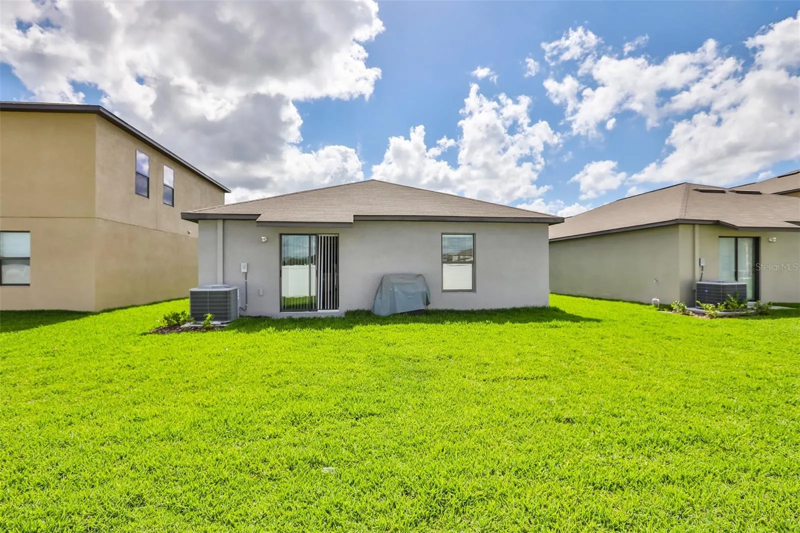 7608 BLUE IRIS LN