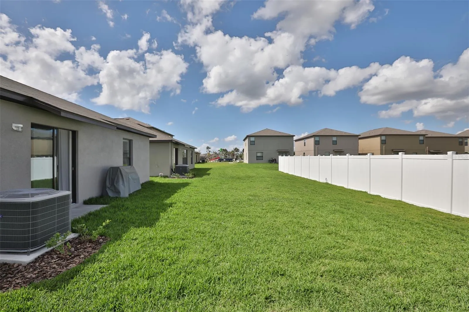 7608 BLUE IRIS LN
