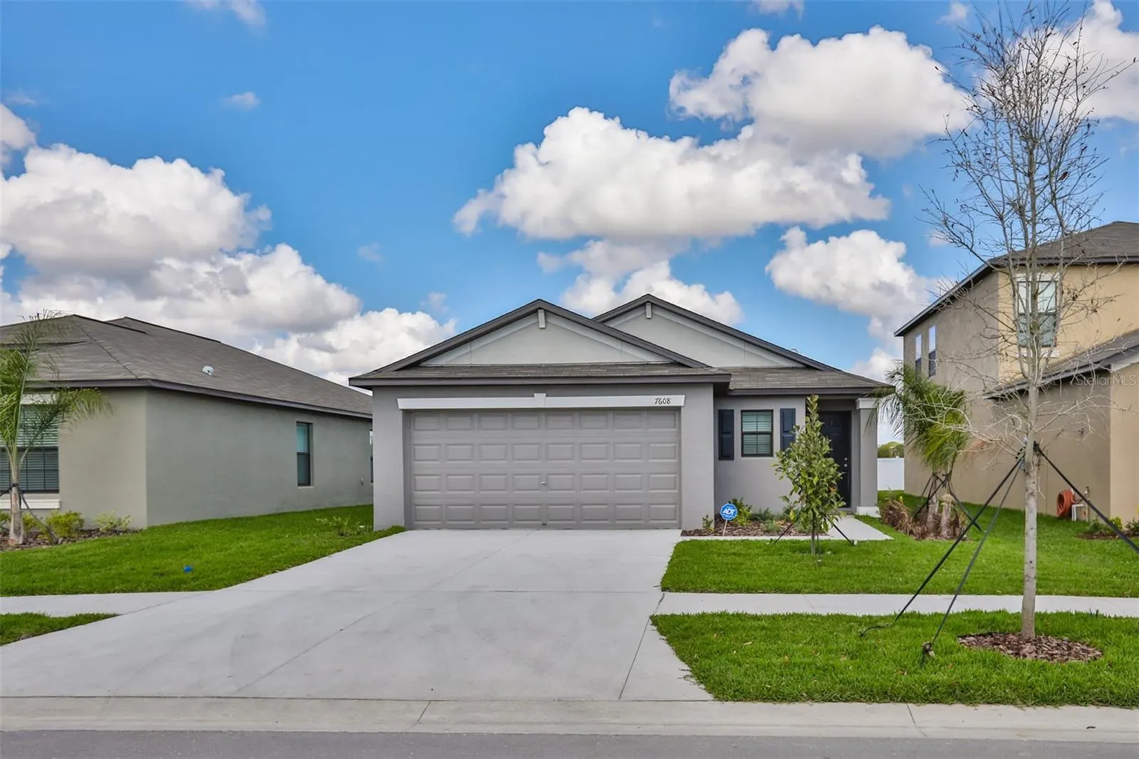 7608 BLUE IRIS LN