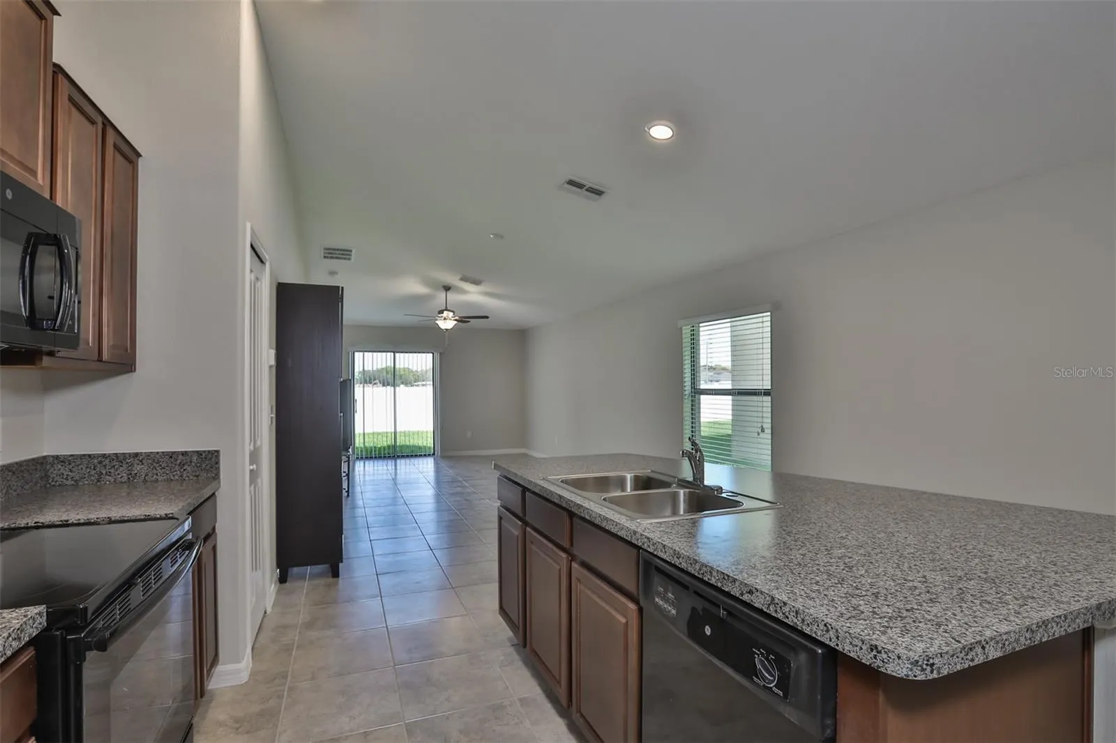 7608 BLUE IRIS LN