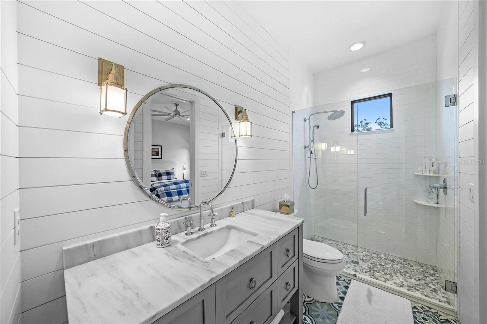 555 SUWANEE CIR