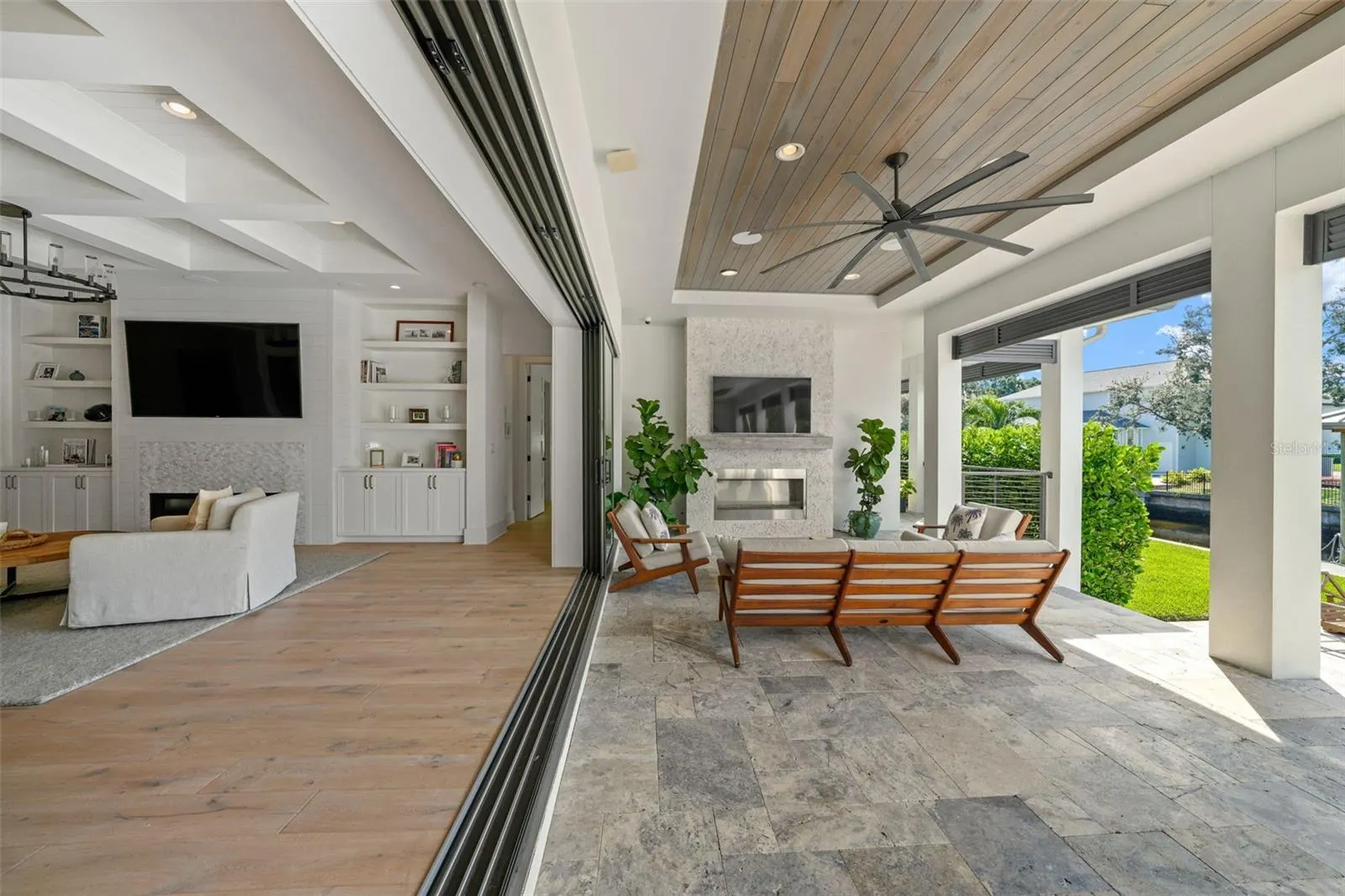 555 SUWANEE CIR
