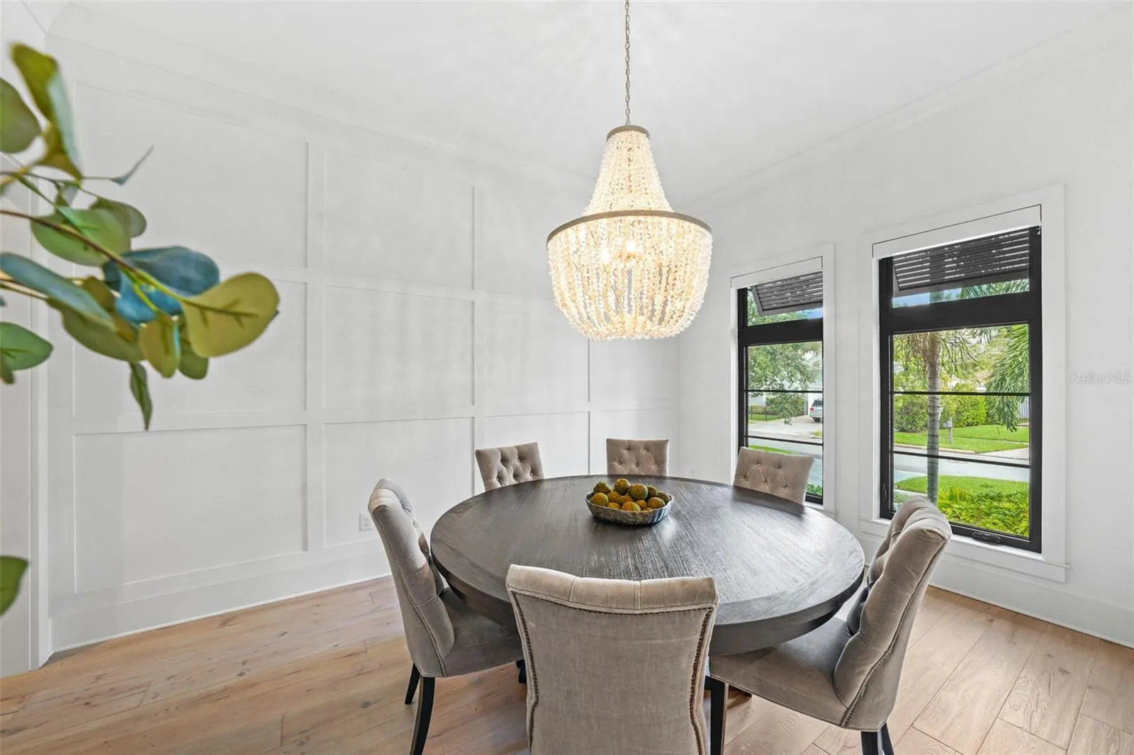 555 SUWANEE CIR