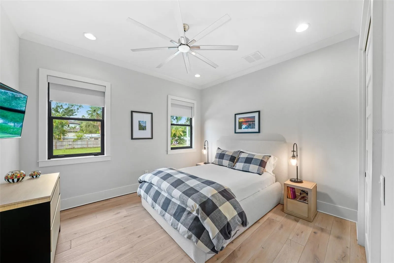 555 SUWANEE CIR