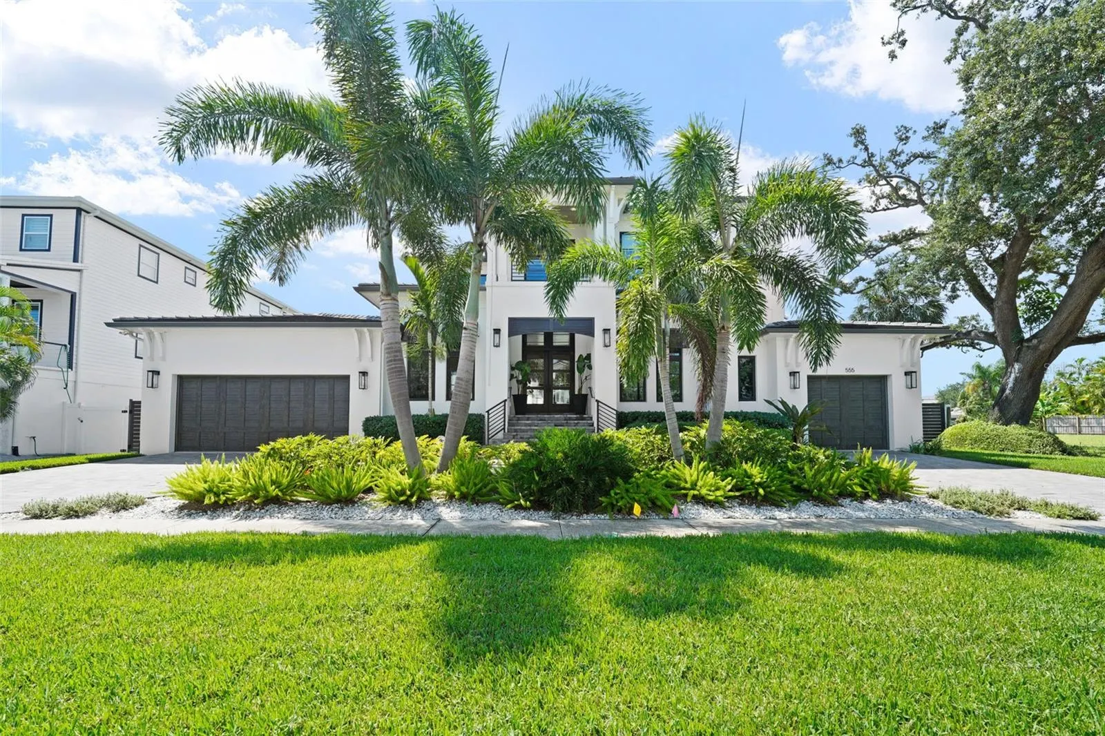 555 SUWANEE CIR