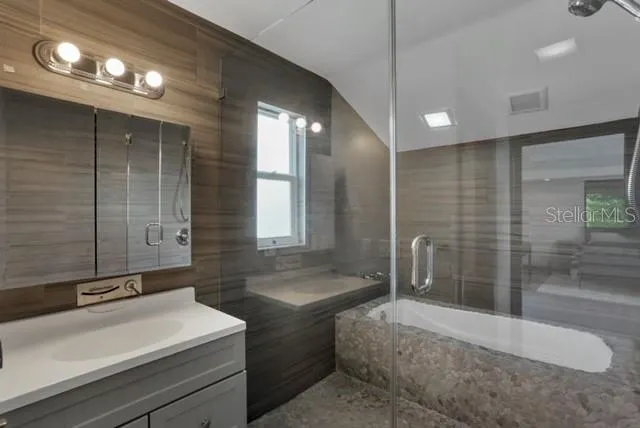 95 SCHNEIDER DR