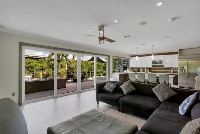 95 SCHNEIDER DR