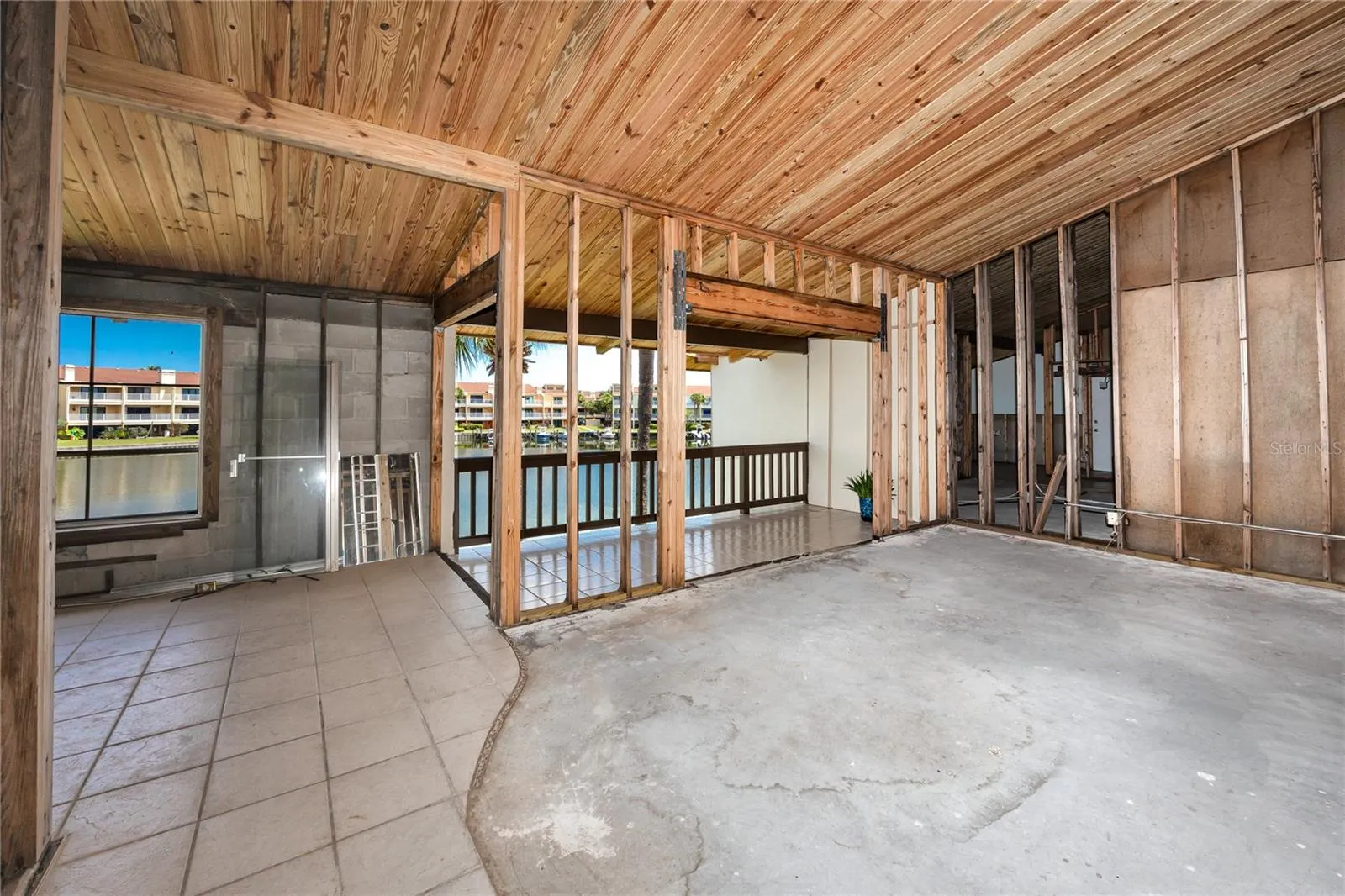 556 PLAZA SEVILLE CT #106, #106