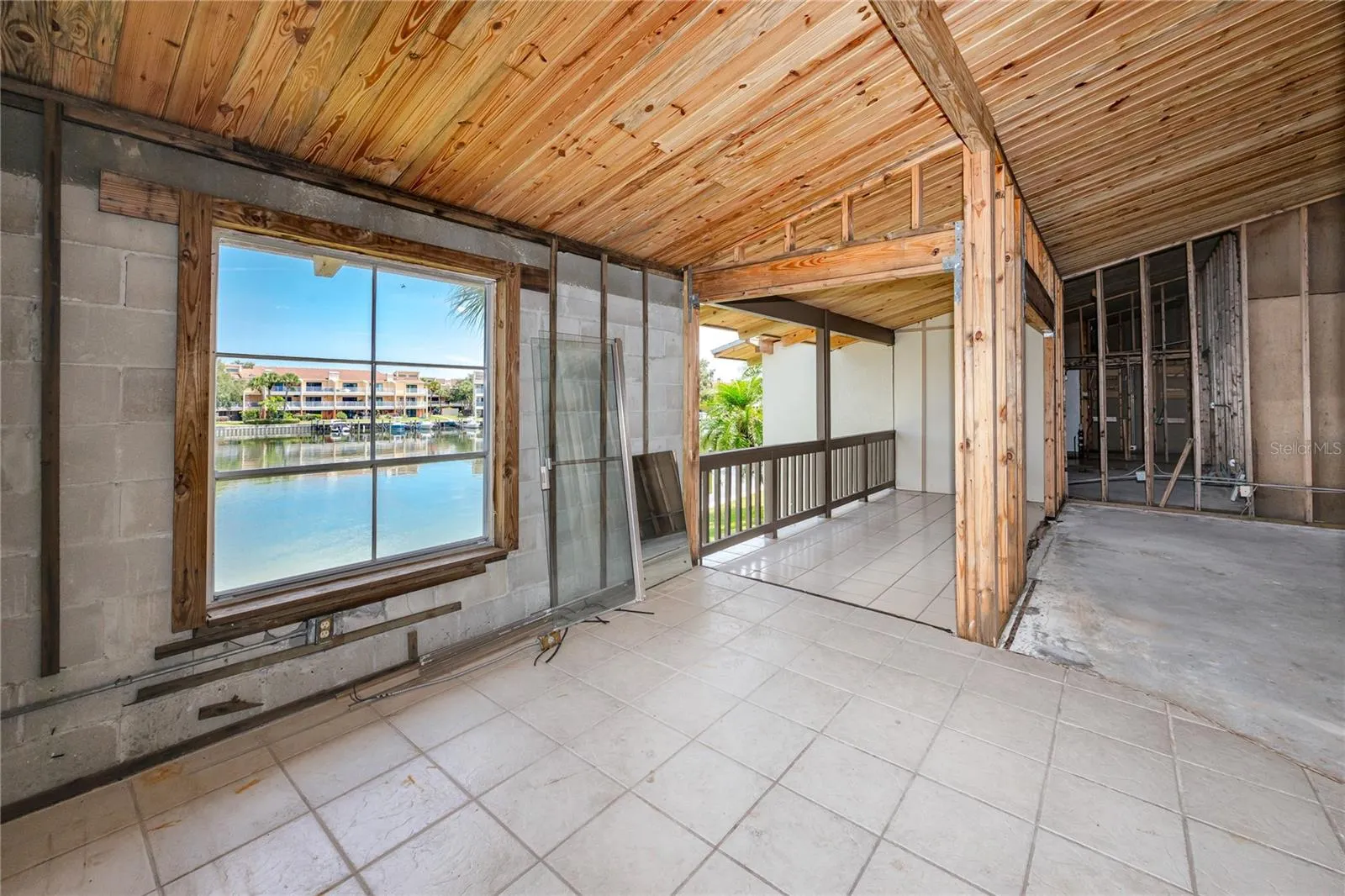 556 PLAZA SEVILLE CT #106, #106