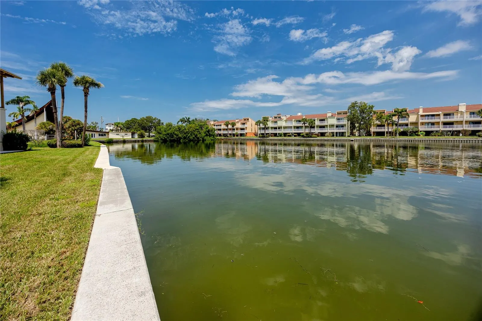 556 PLAZA SEVILLE CT #106, #106