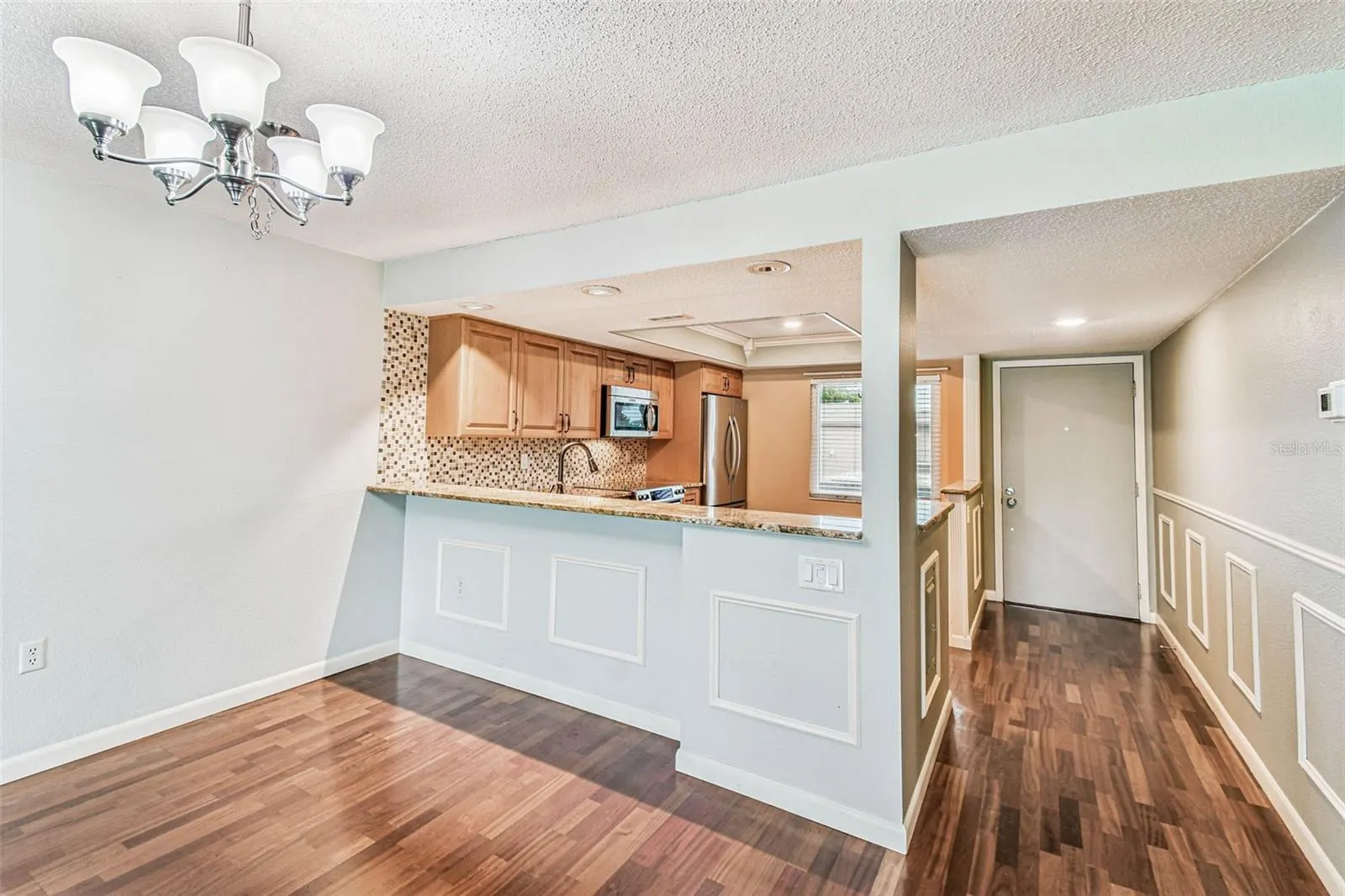 204 MARY DR