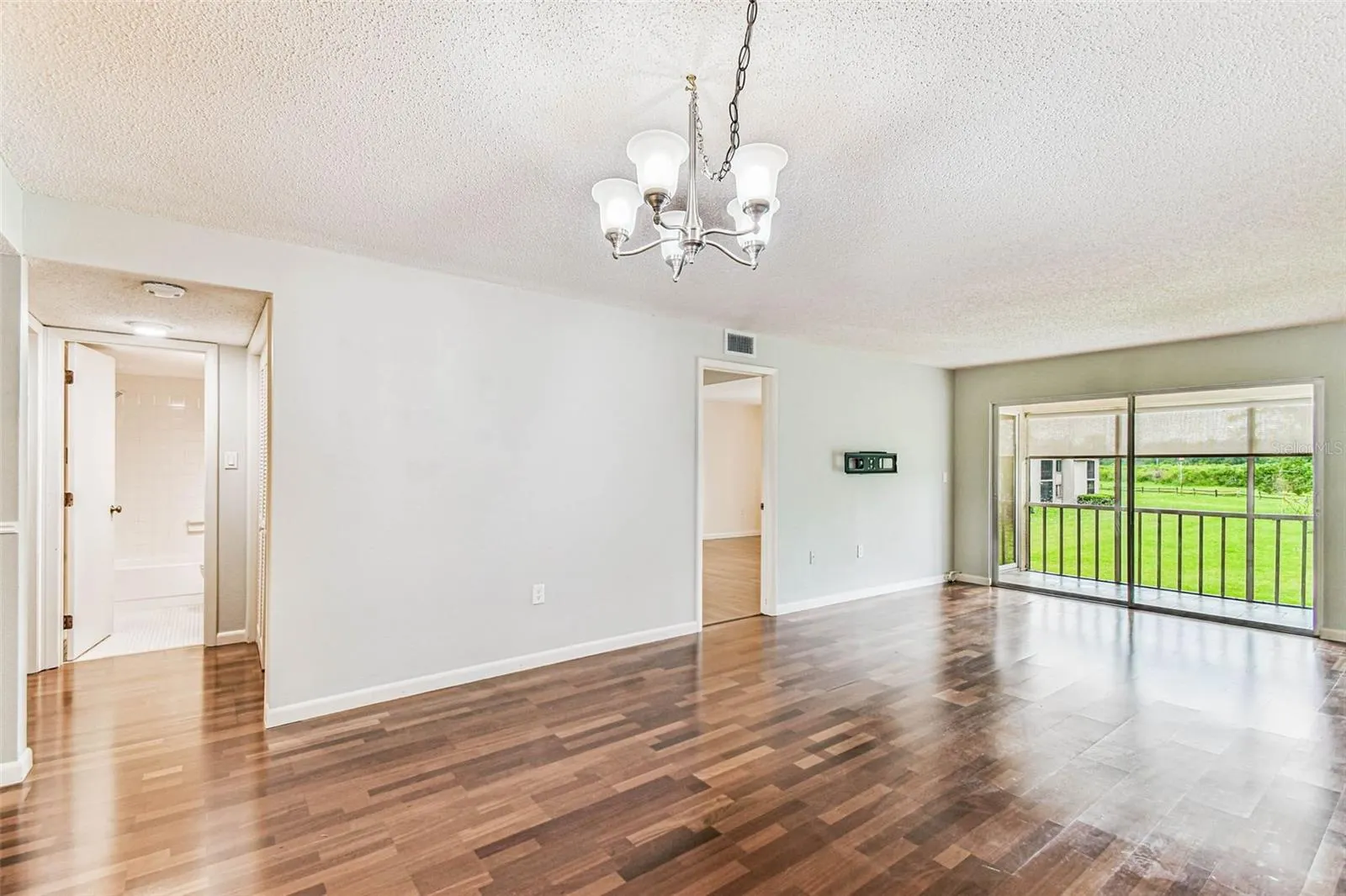 204 MARY DR