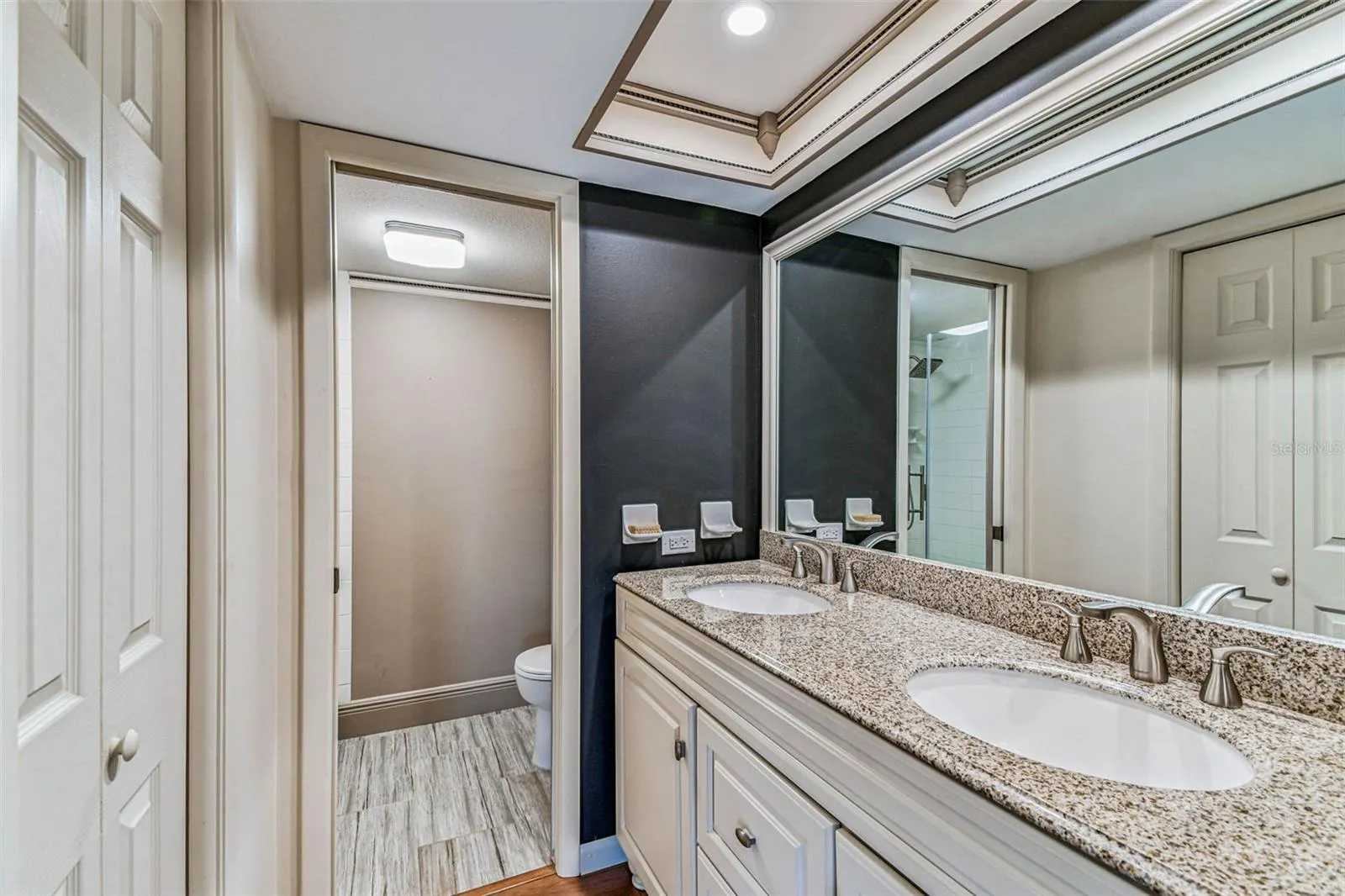 204 MARY DR
