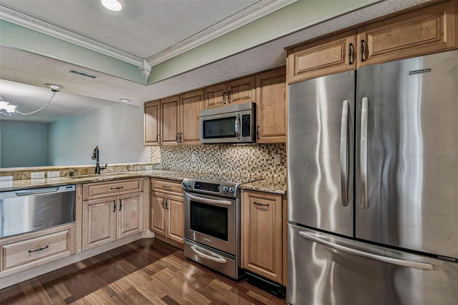 204 MARY DR