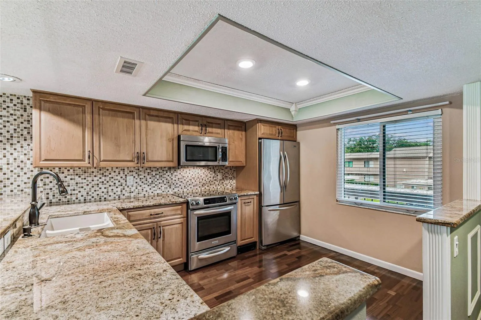 204 MARY DR