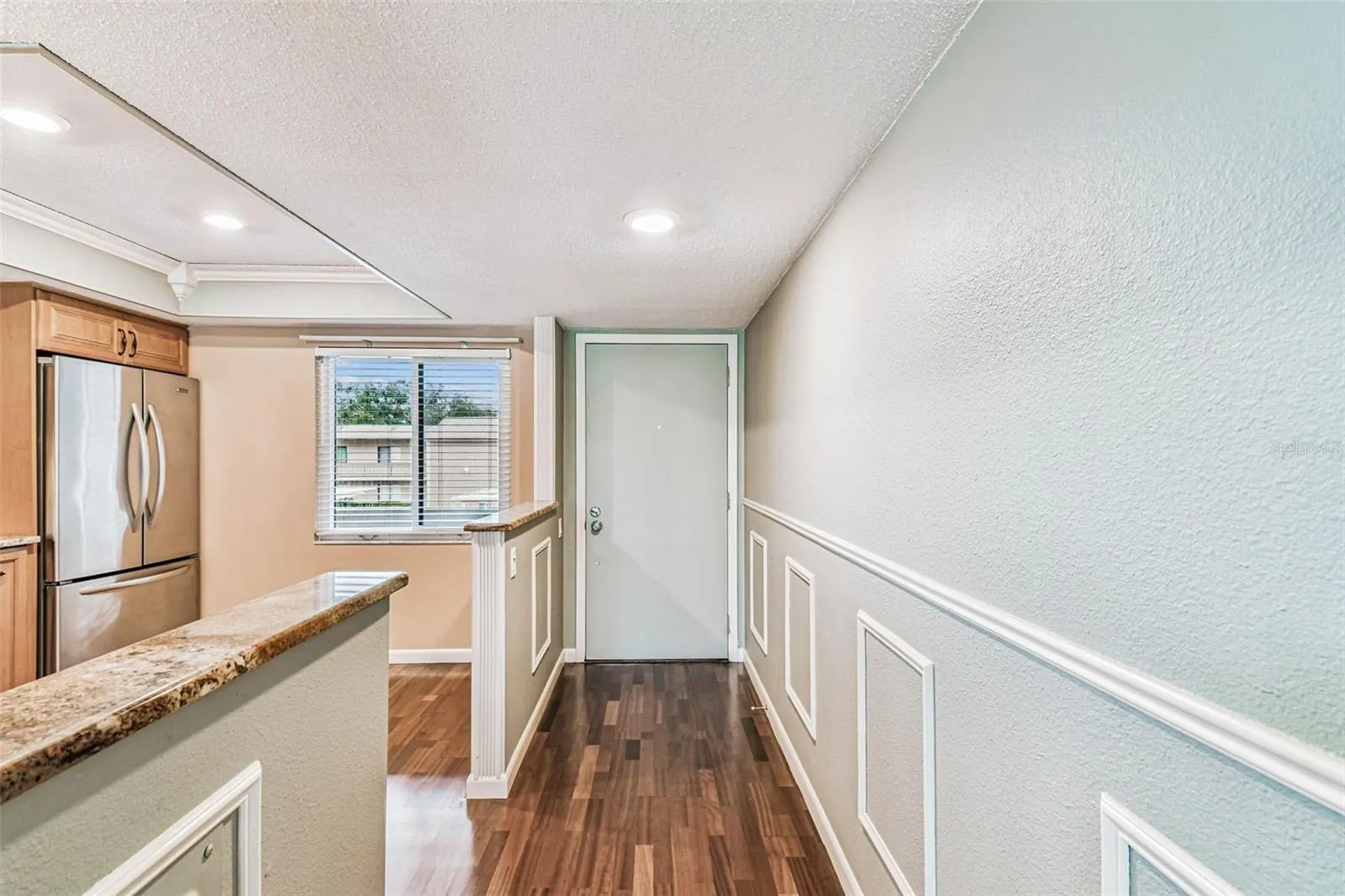 204 MARY DR