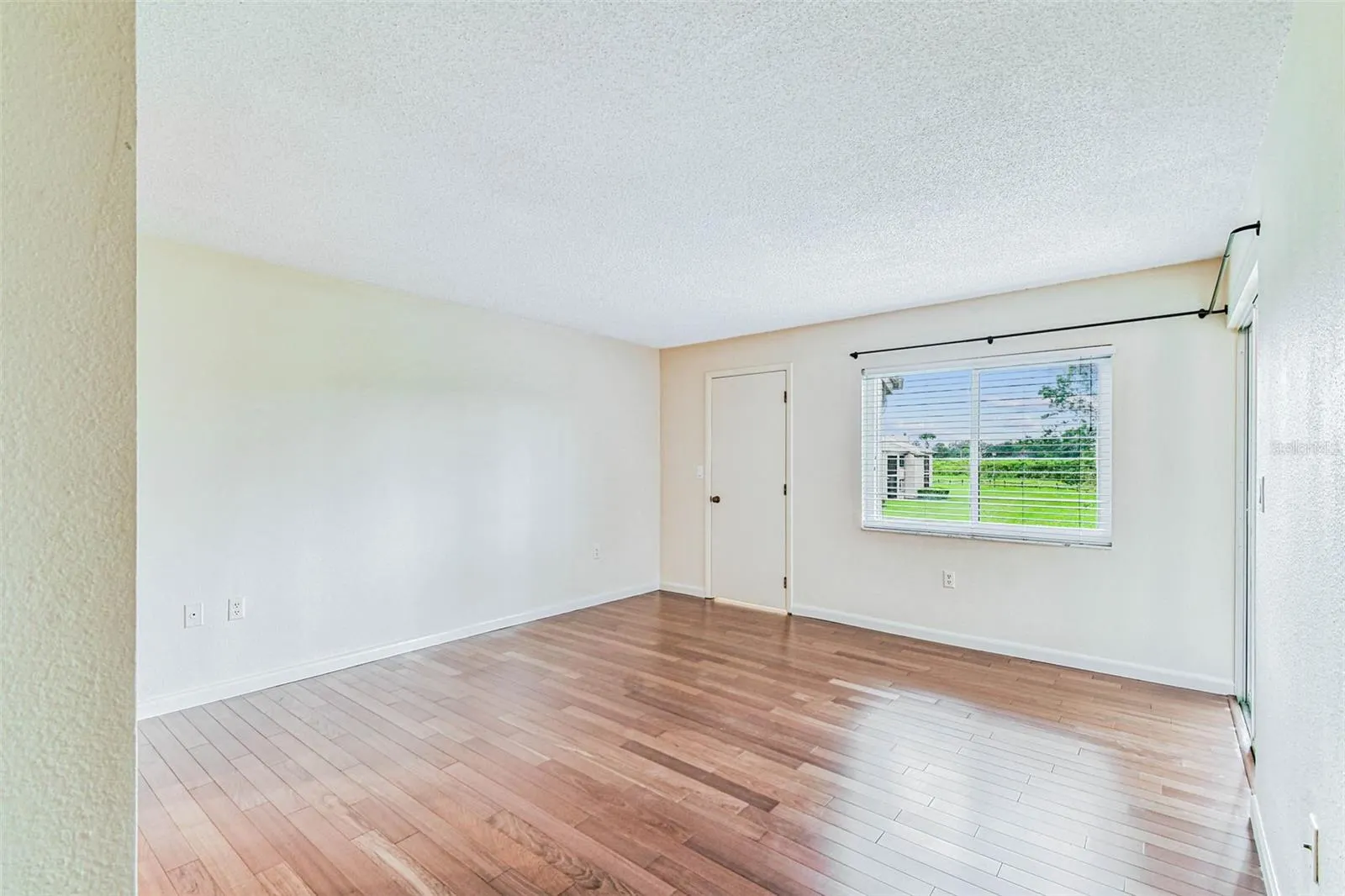 204 MARY DR