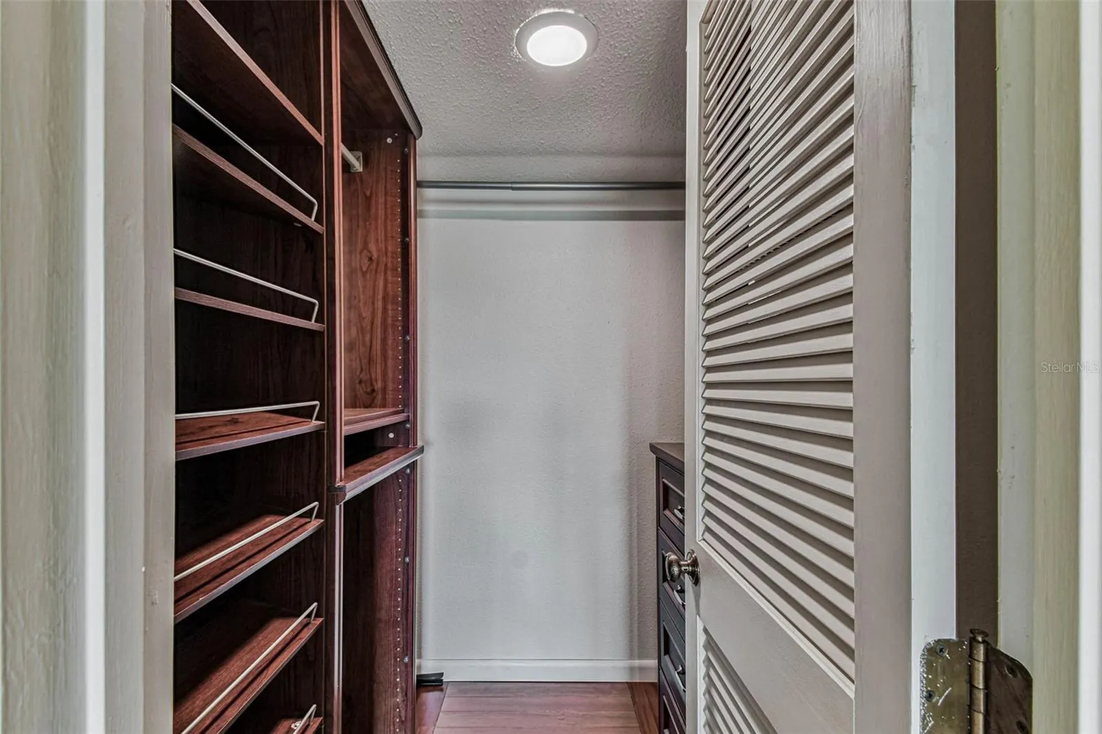 204 MARY DR