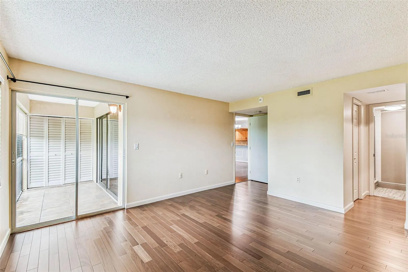 204 MARY DR