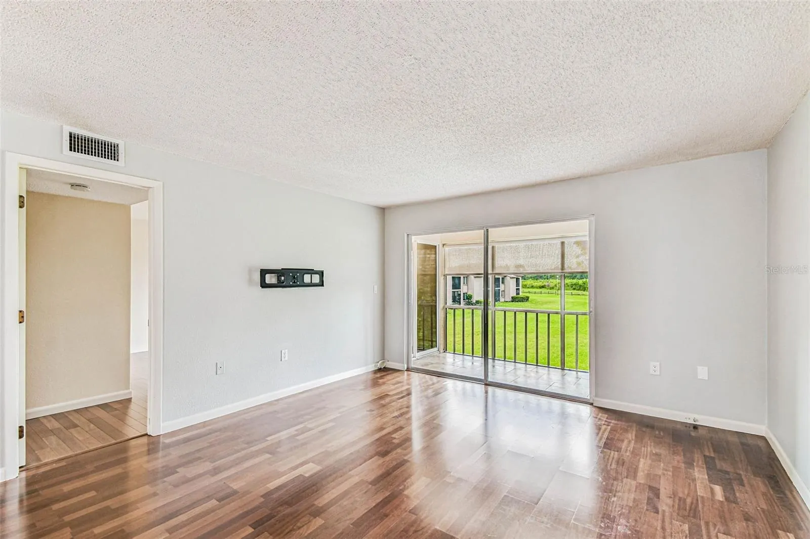 204 MARY DR