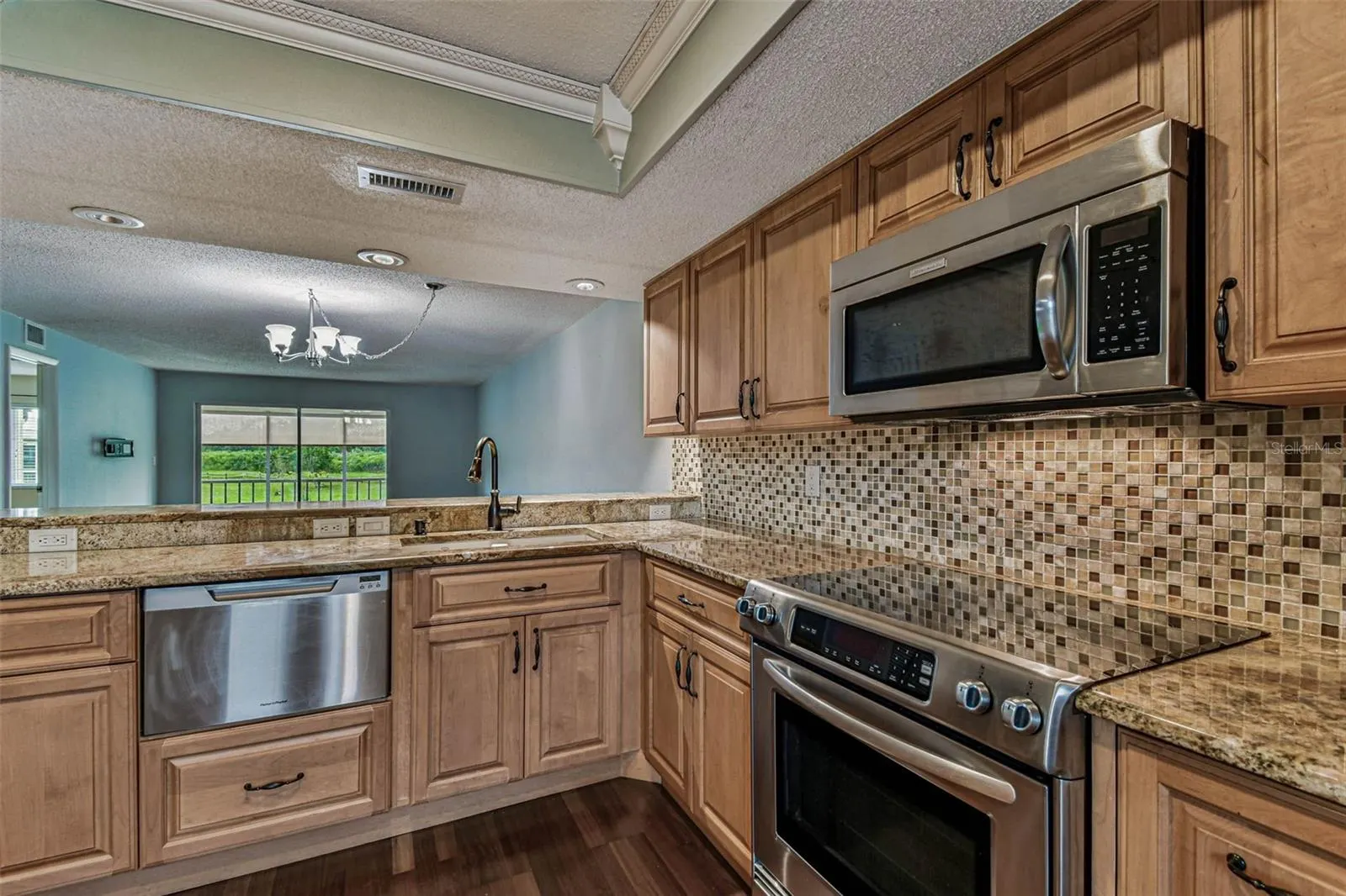 204 MARY DR