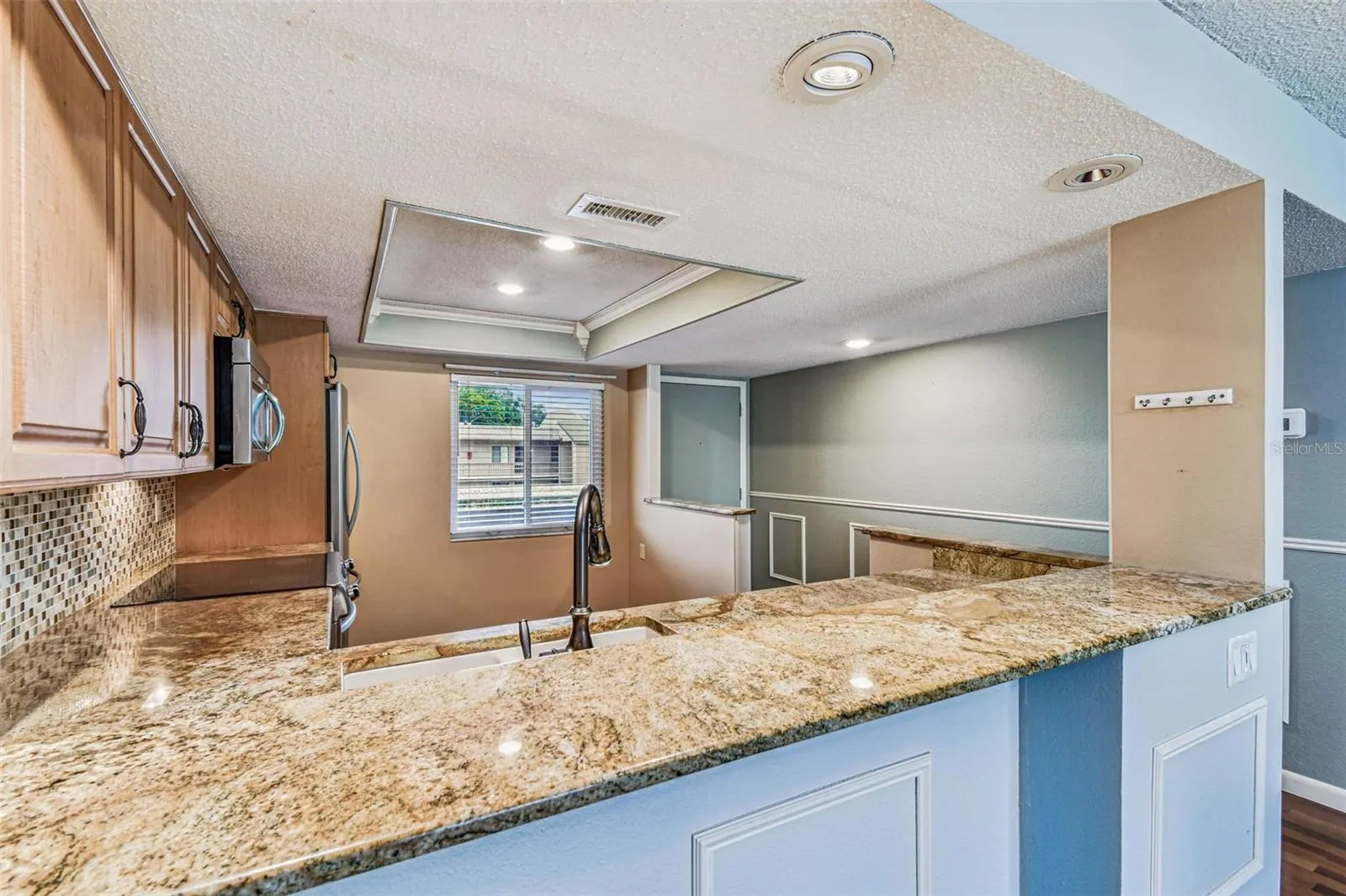 204 MARY DR