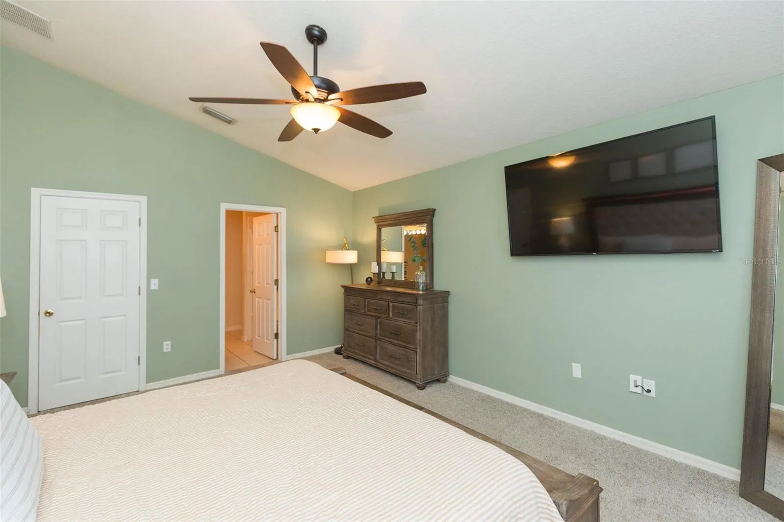 9506 CYPRESS HARBOR DR