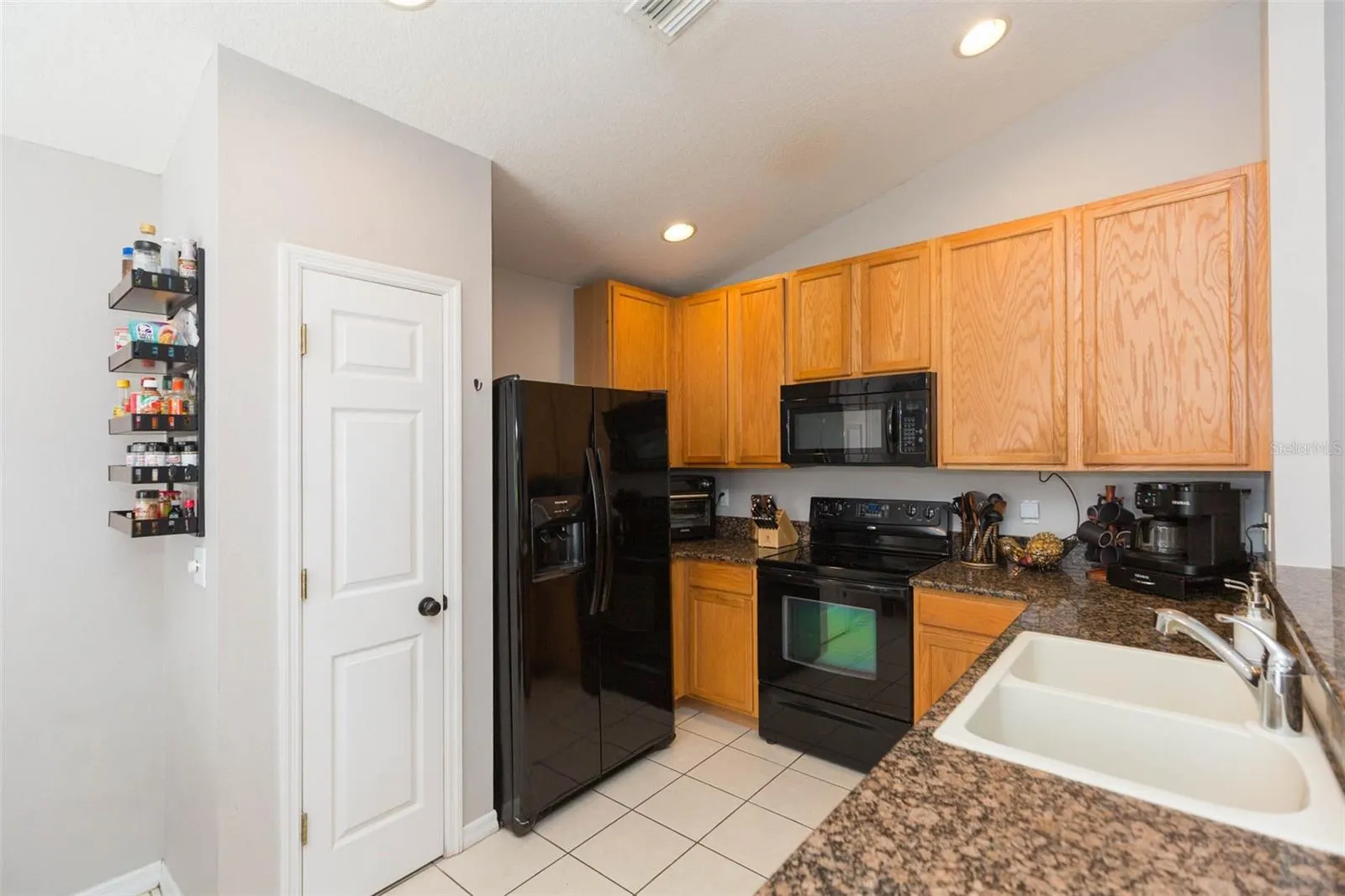 9506 CYPRESS HARBOR DR