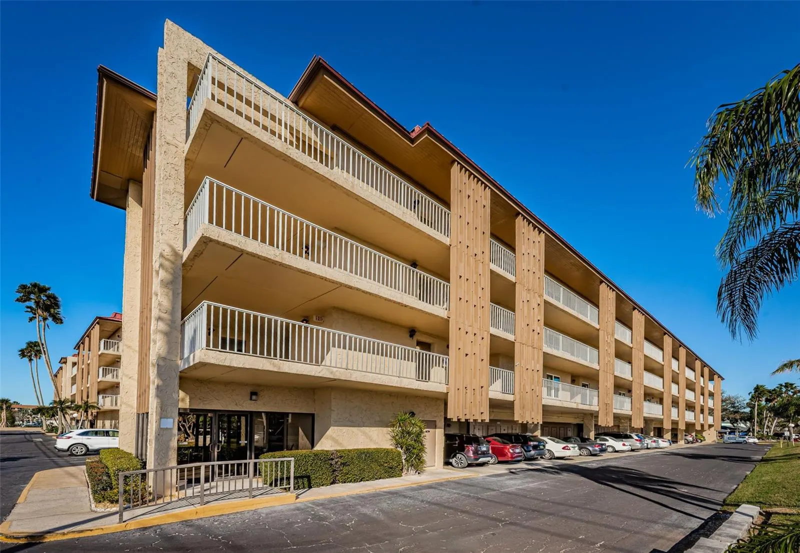 105 ISLAND WAY #147, #147