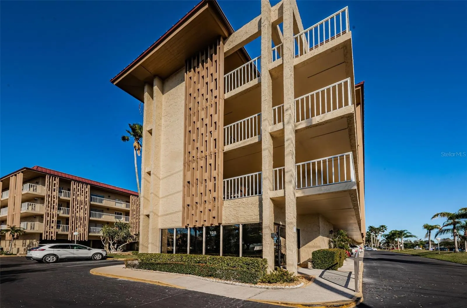105 ISLAND WAY #147, #147