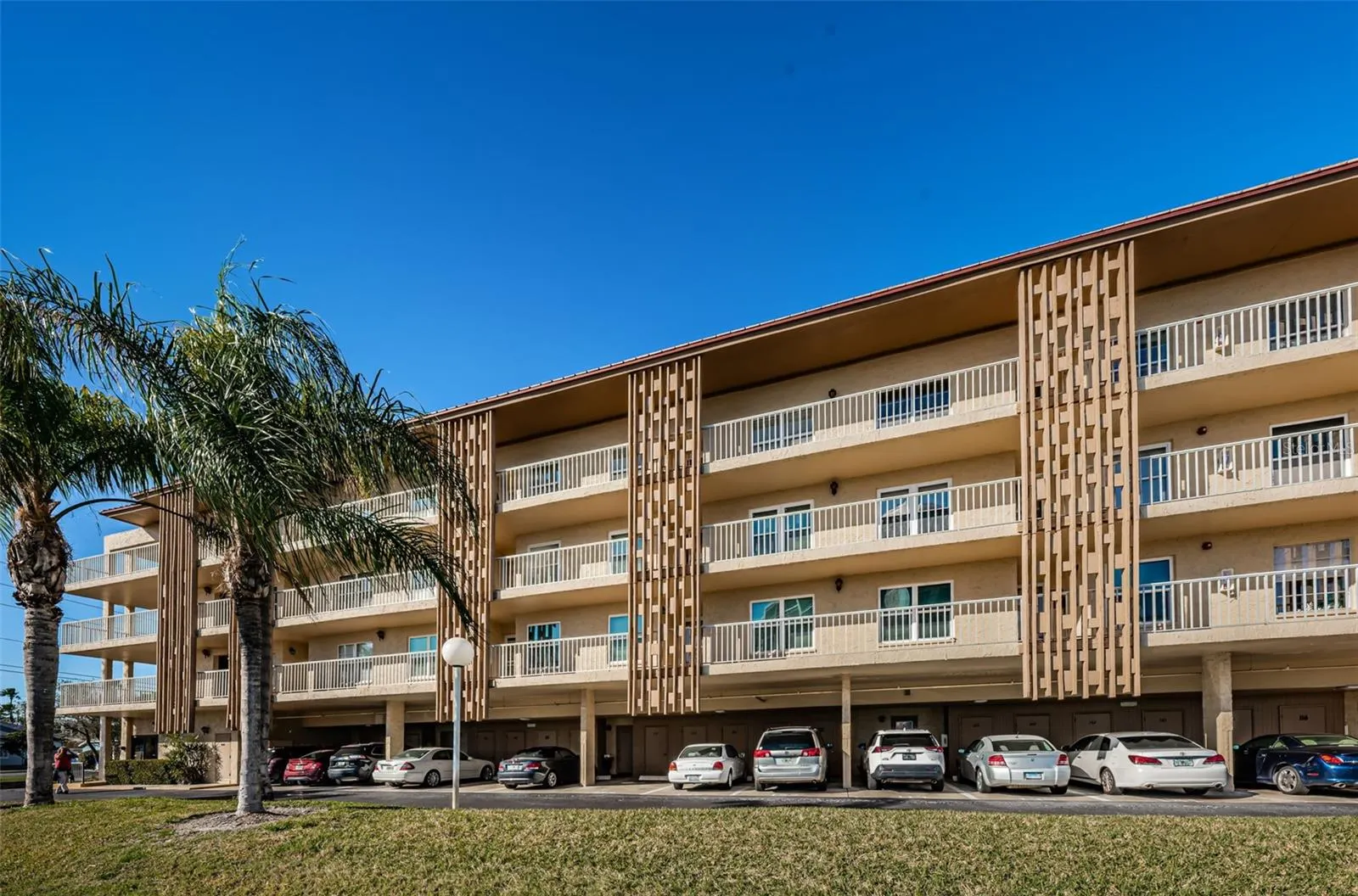 105 ISLAND WAY #147, #147