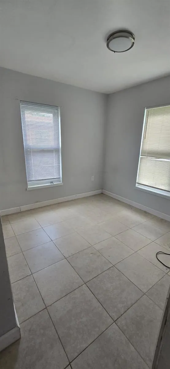 480 SHARON CIR