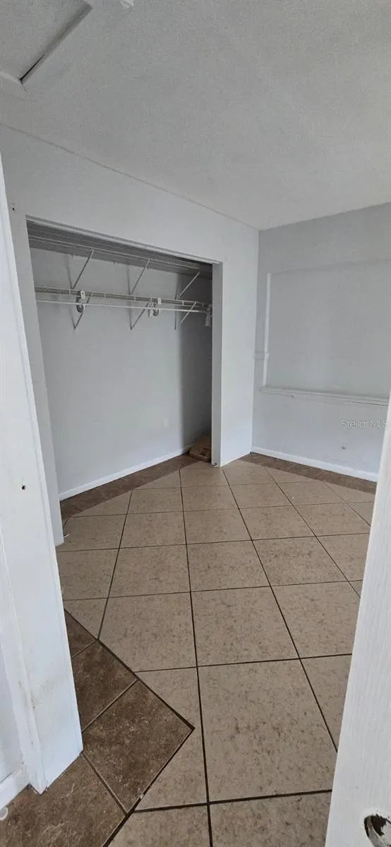 480 SHARON CIR