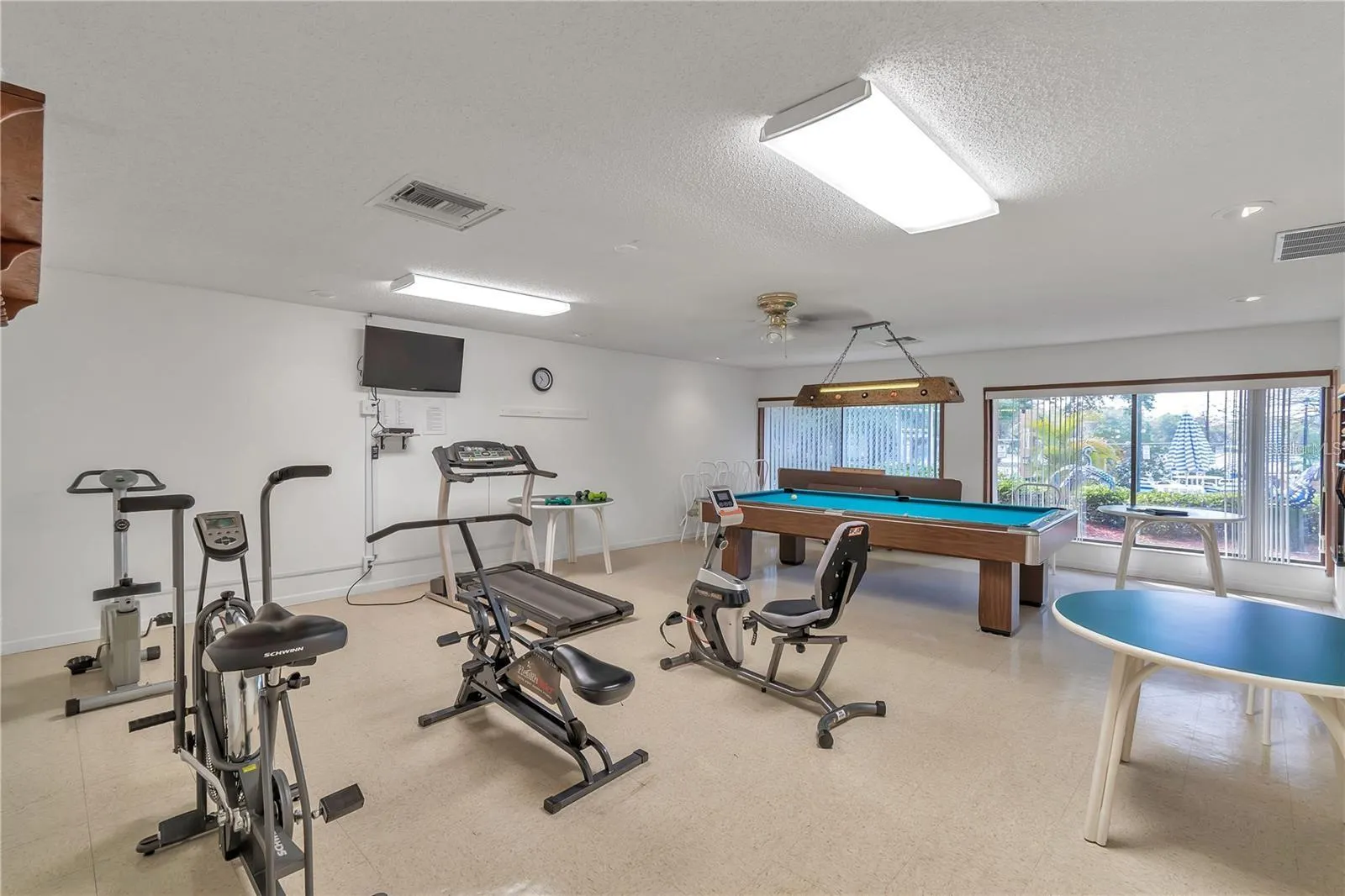 2537 ROYAL PINES CIR #19D, #19D