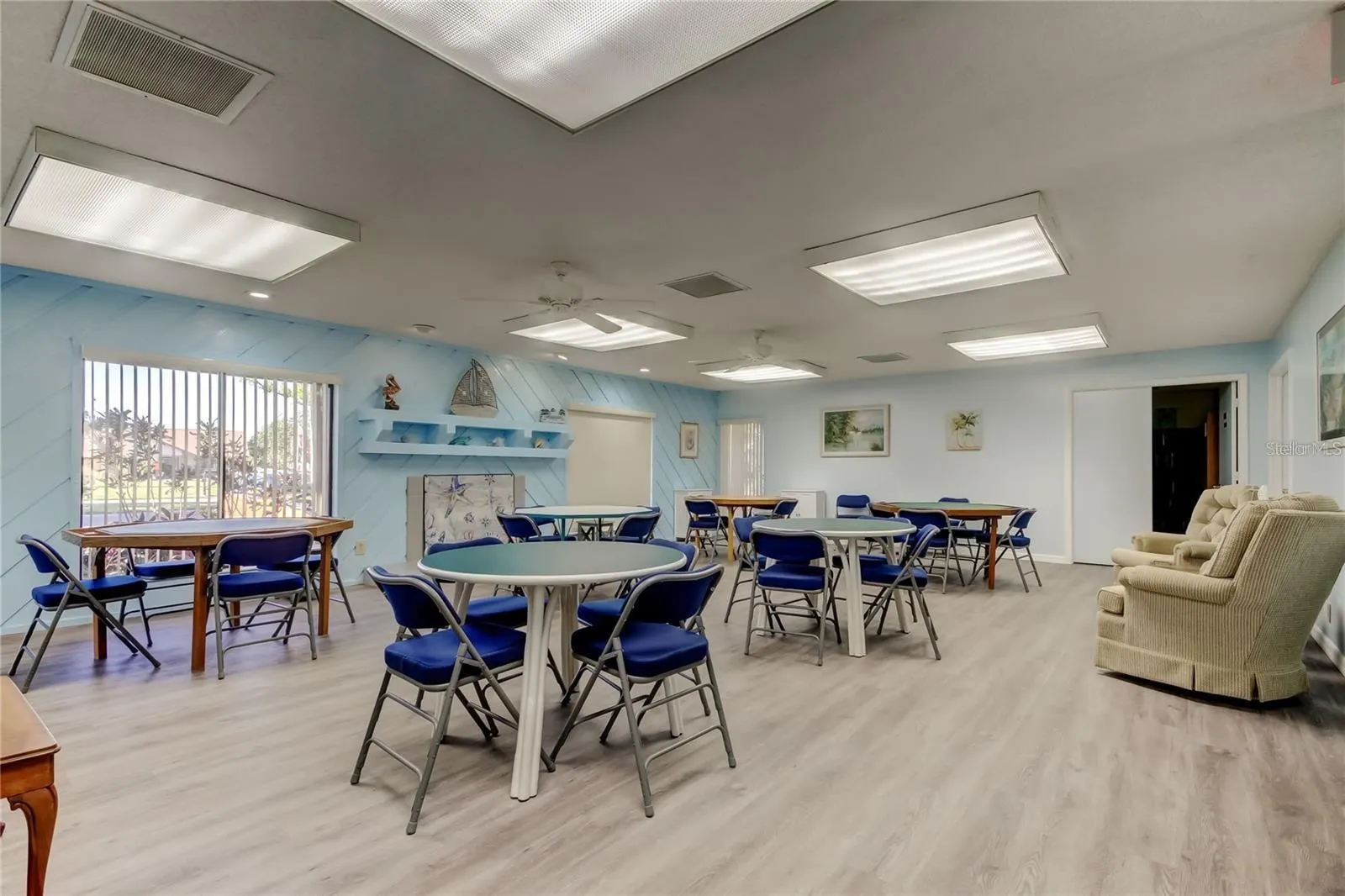 2537 ROYAL PINES CIR #19D, #19D