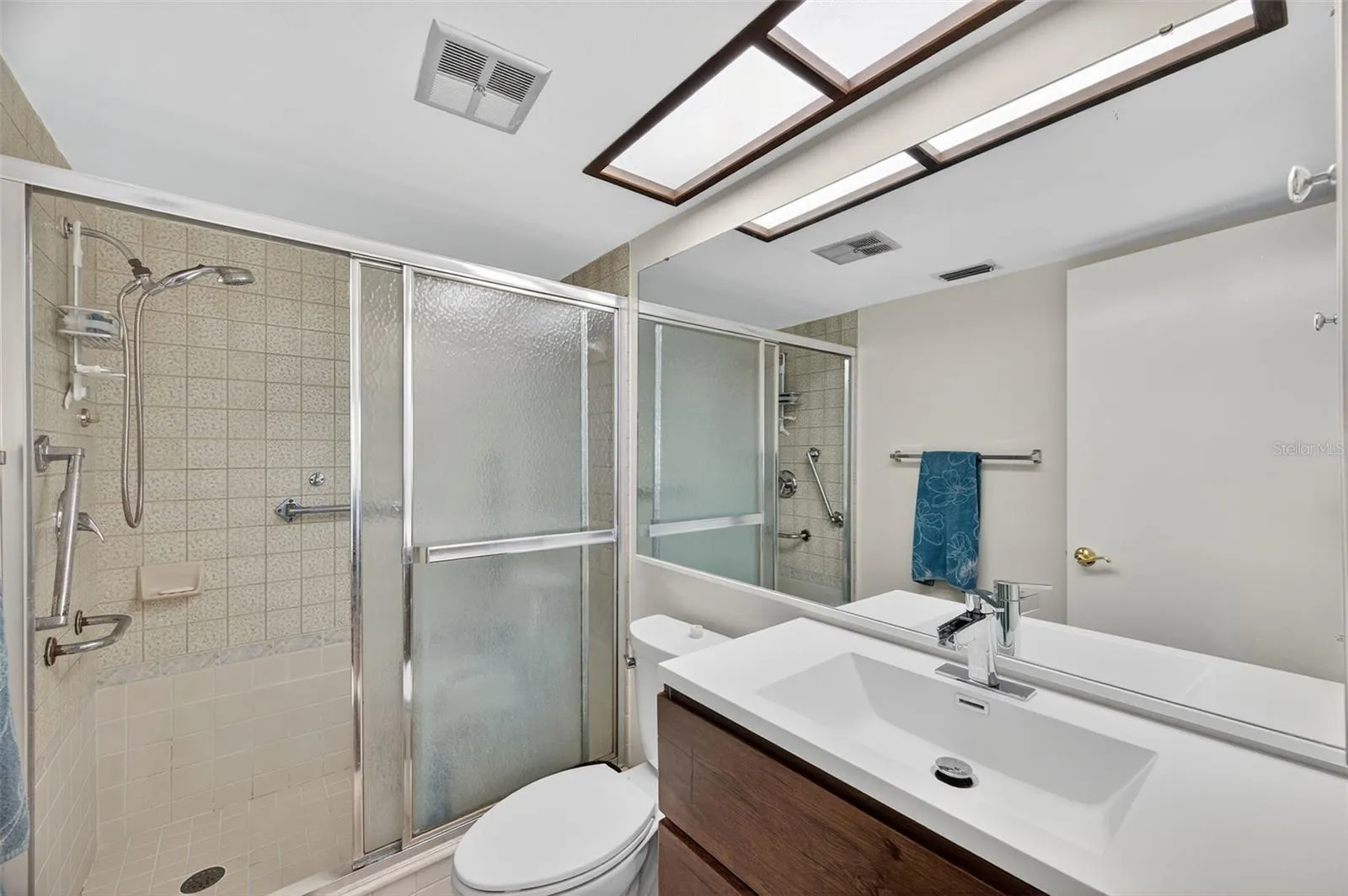 2537 ROYAL PINES CIR #19D, #19D