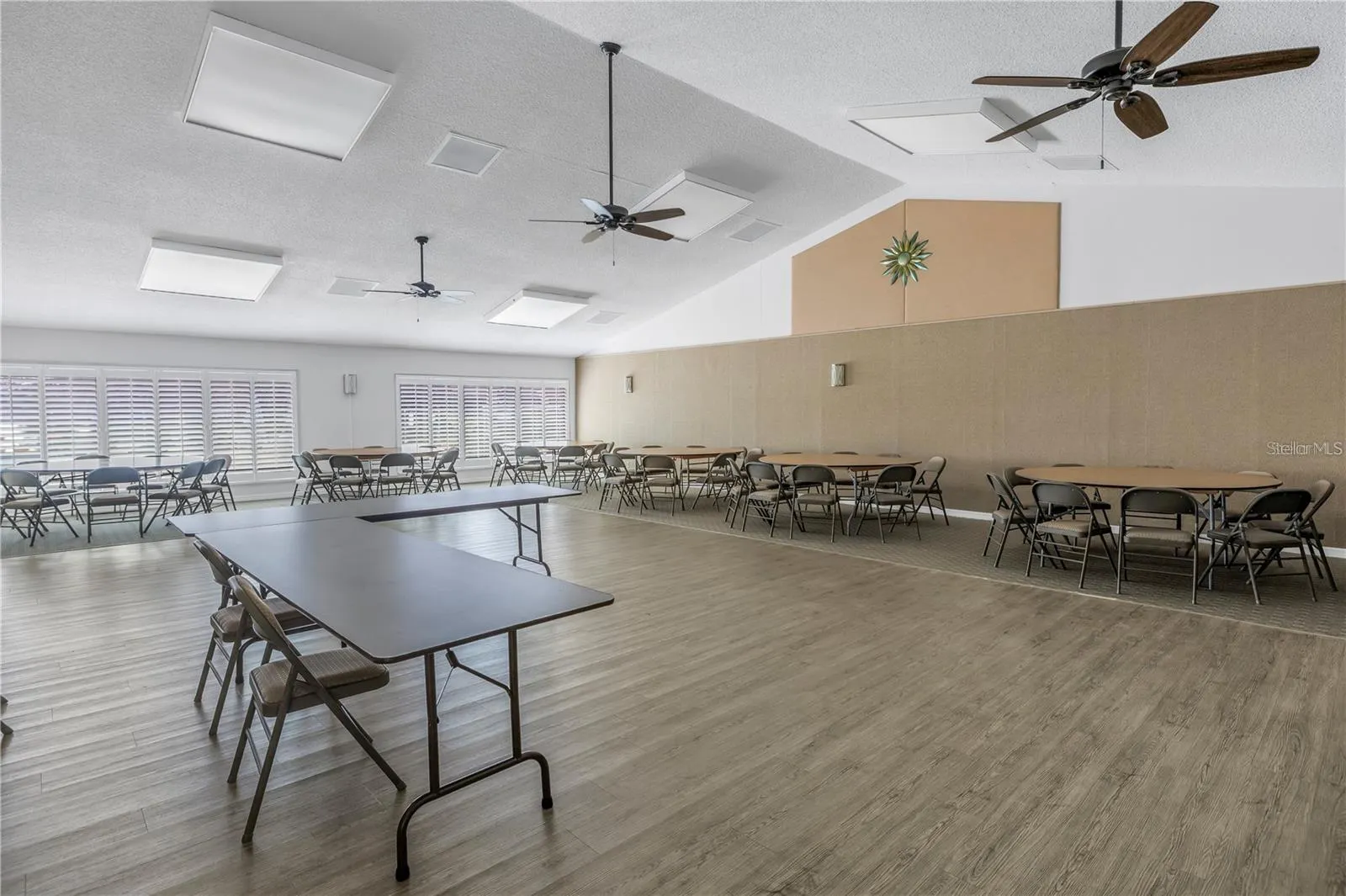 2537 ROYAL PINES CIR #19D, #19D