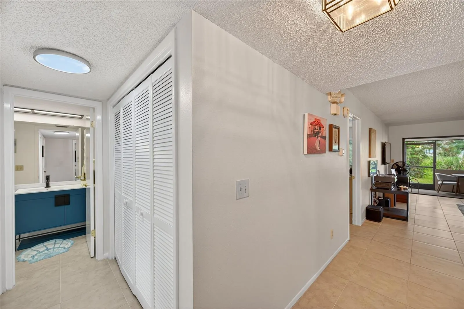 2537 ROYAL PINES CIR #19D, #19D
