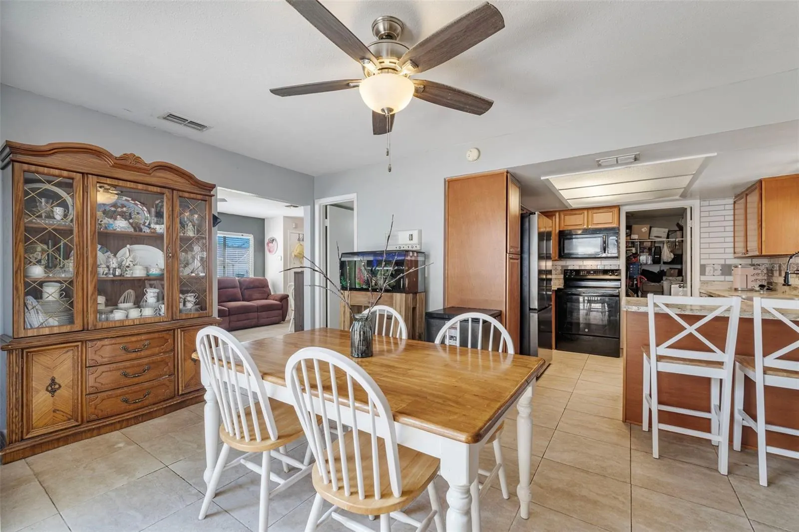 1070 BUTTERCUP DR