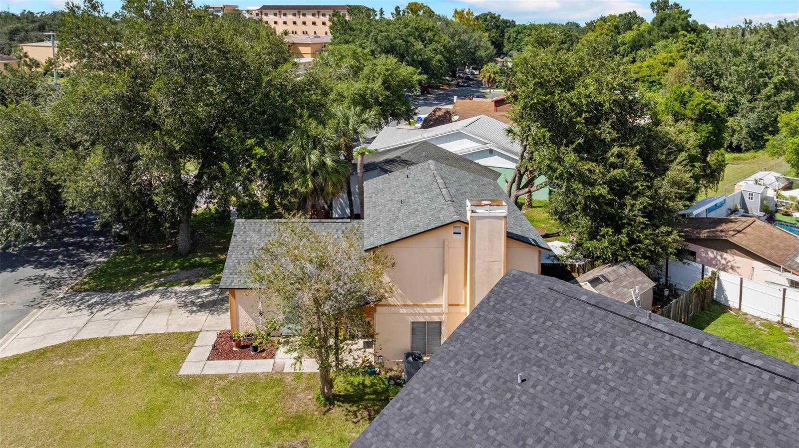 1070 BUTTERCUP DR