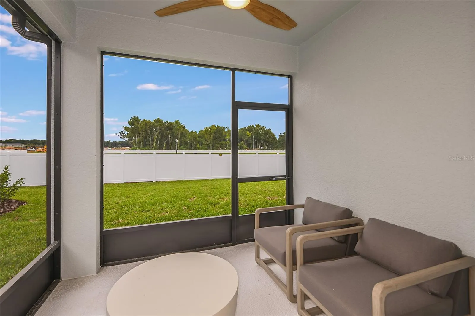 9445 DAYLIGHT DR