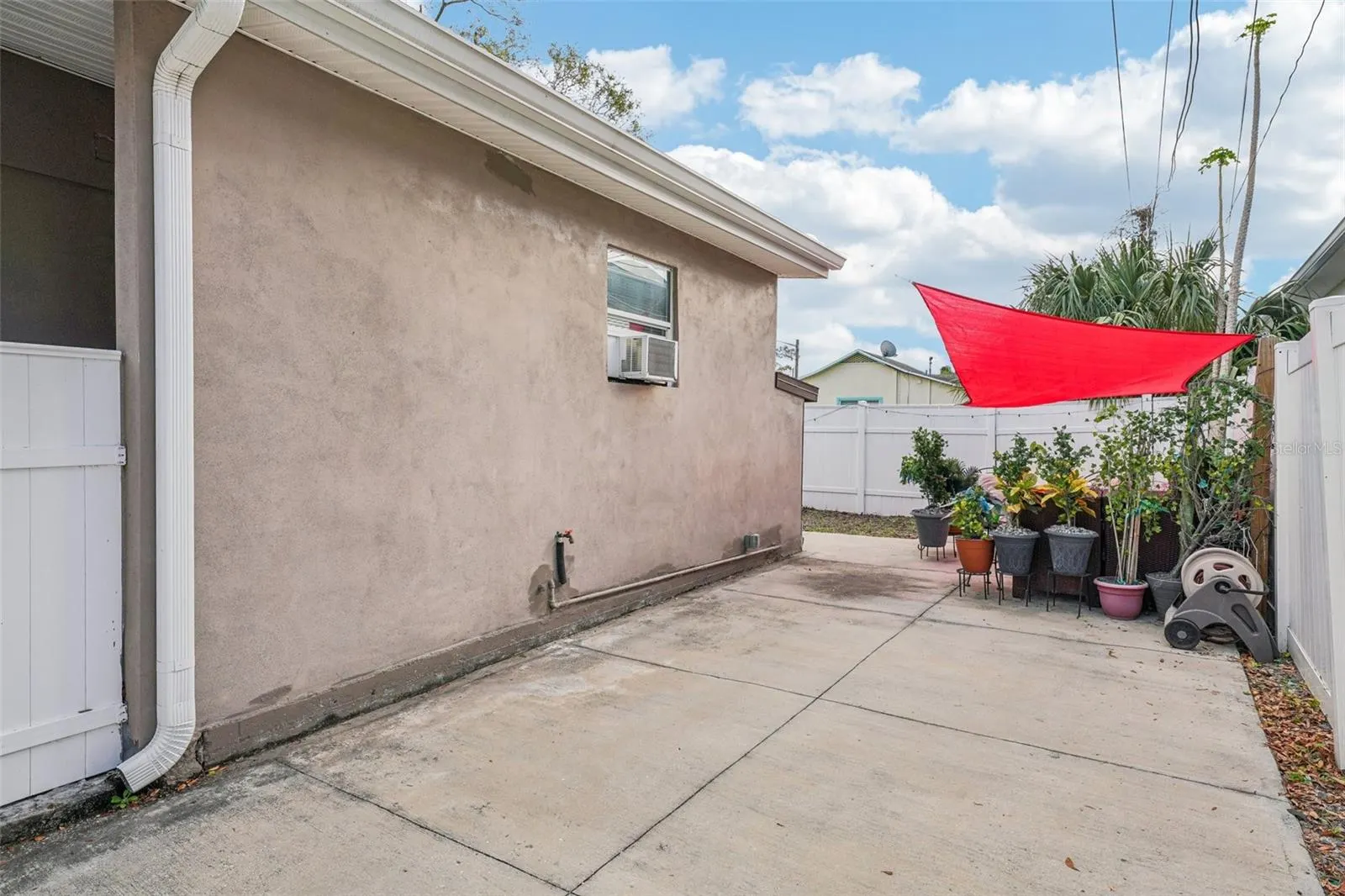 327 25TH ST S