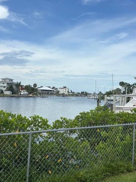 802 APOLLO BEACH BLVD