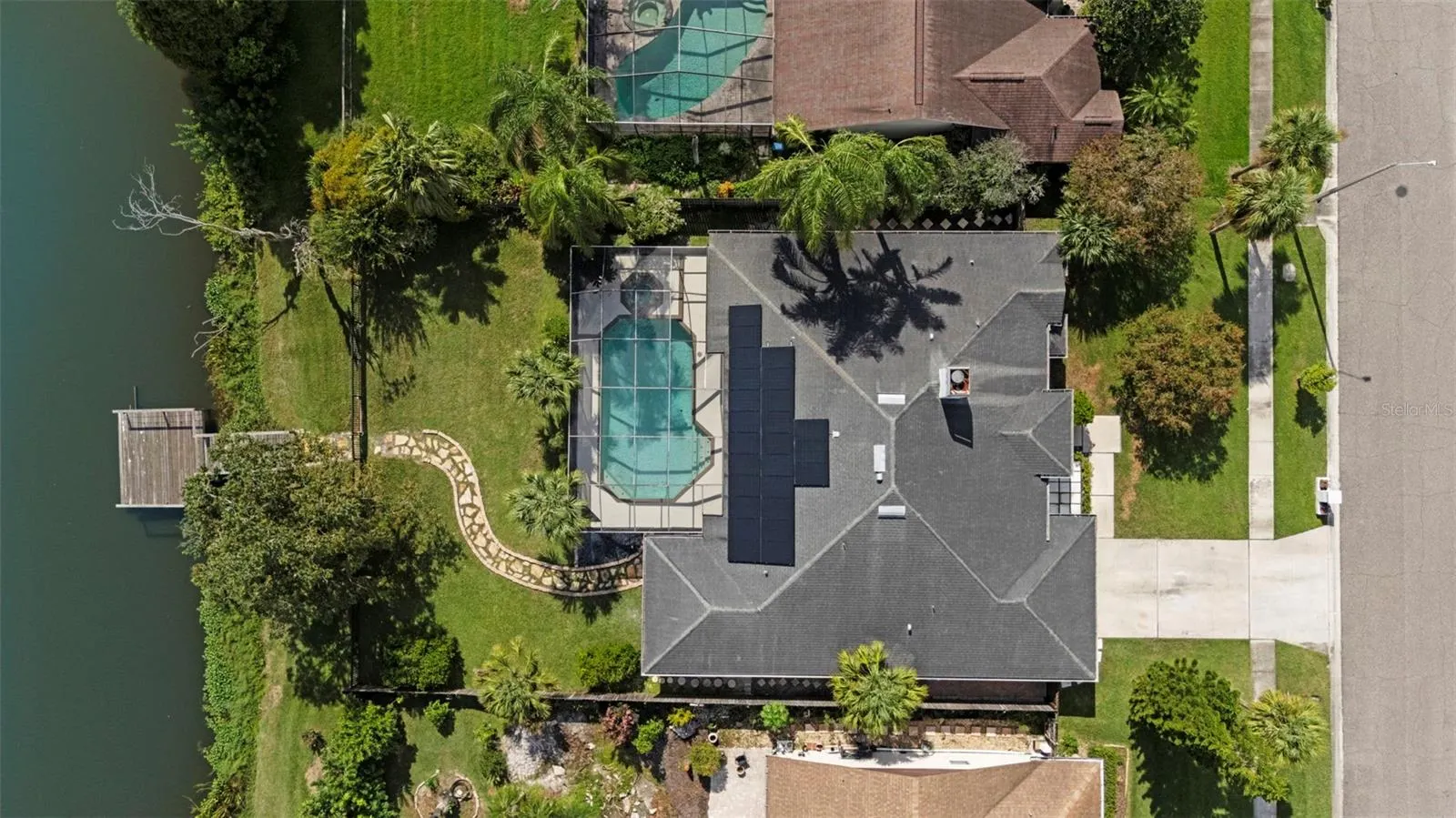 717 PINEWALK DR