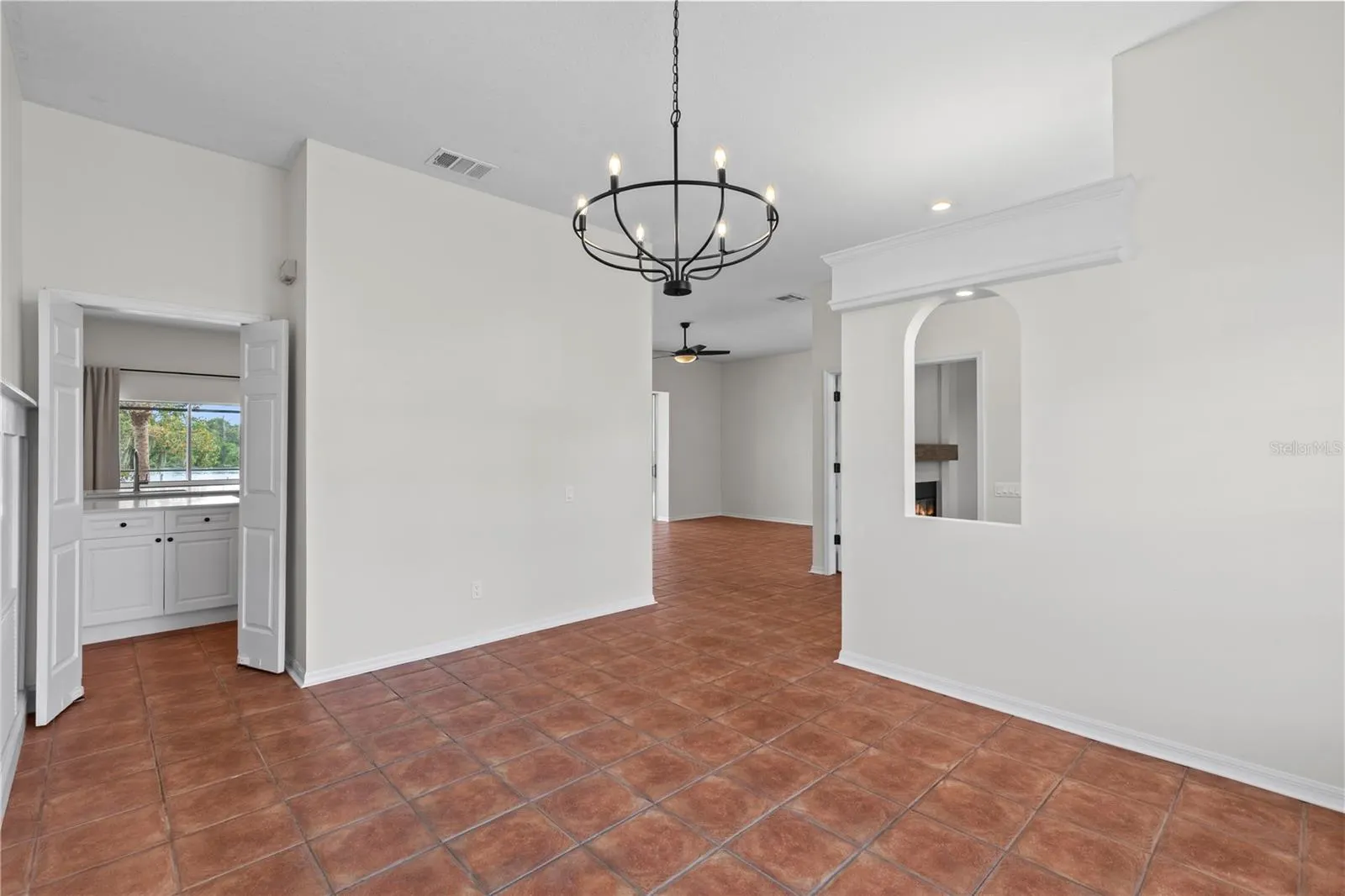 717 PINEWALK DR